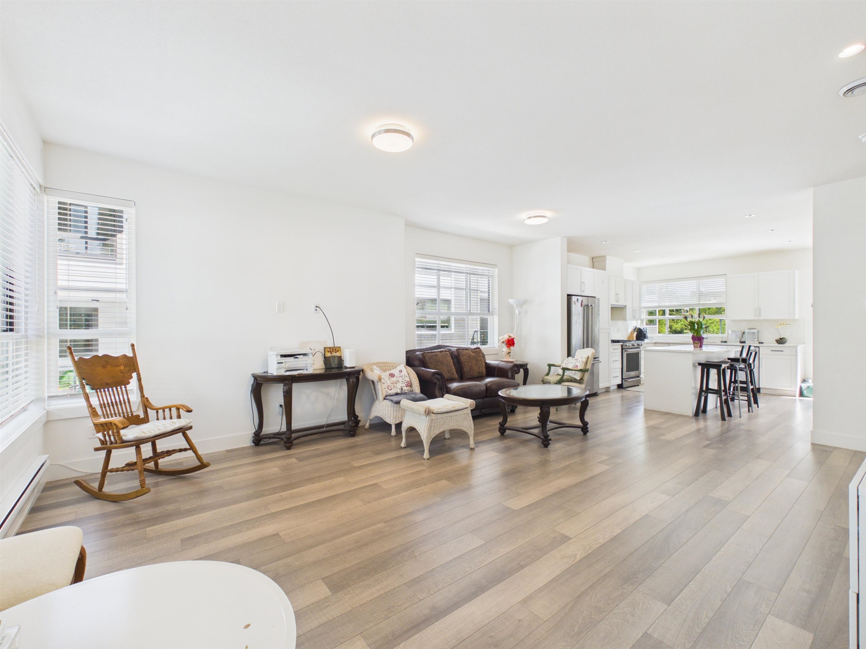 16-16760 25 Avenue, Surrey, BC