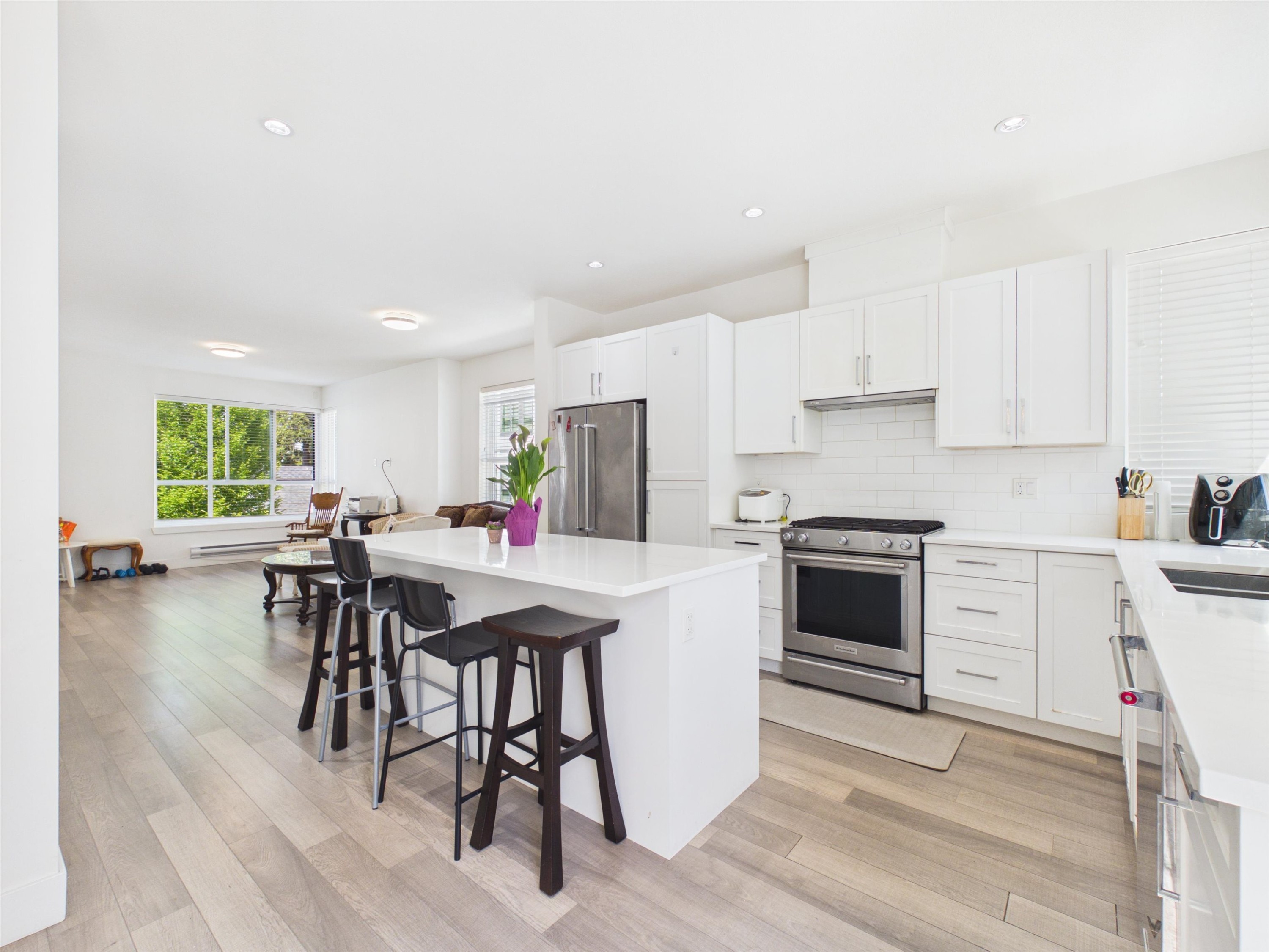 16-16760 25 Avenue, Surrey, BC