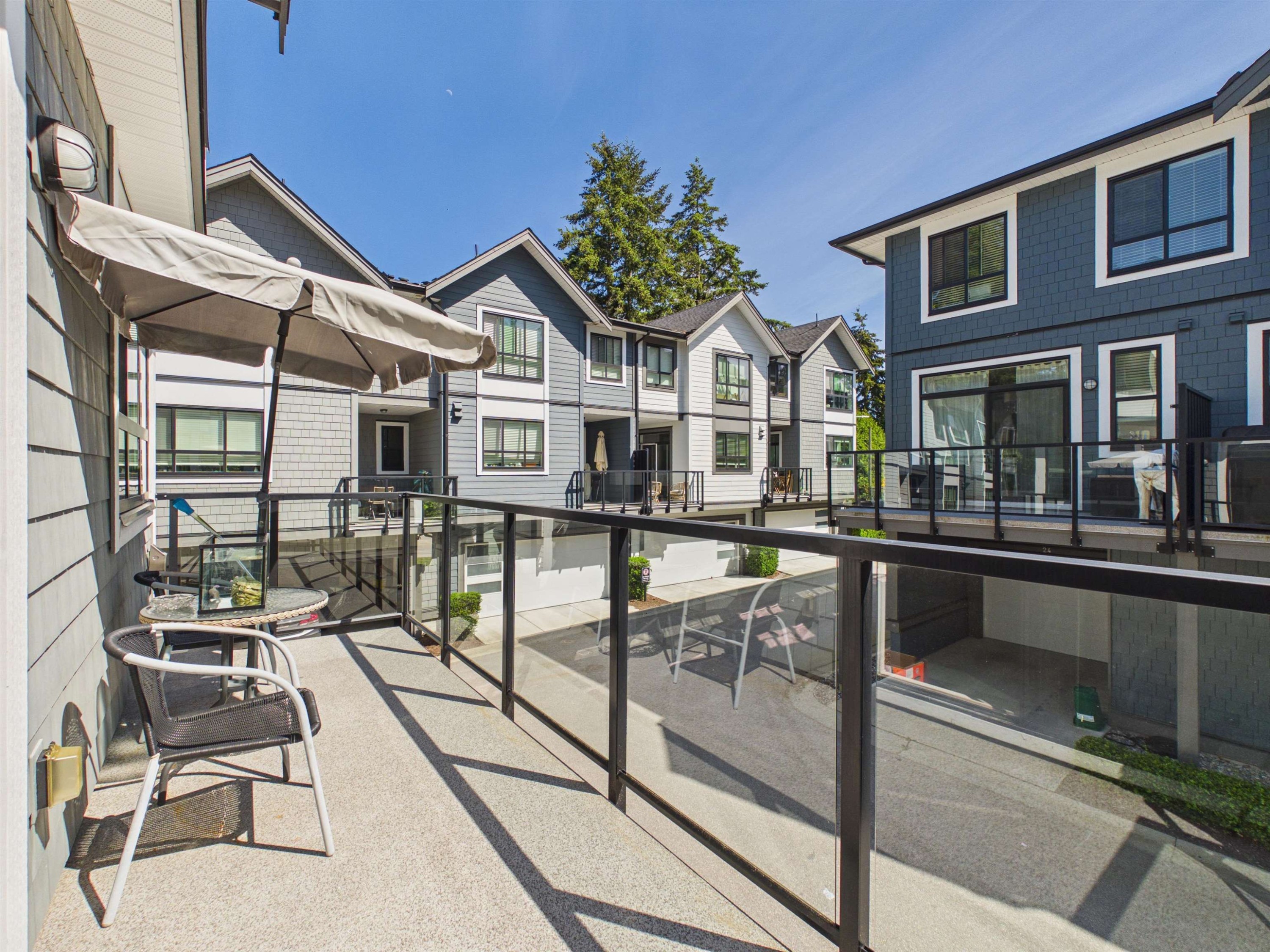 16-16760 25 Avenue, Surrey, BC