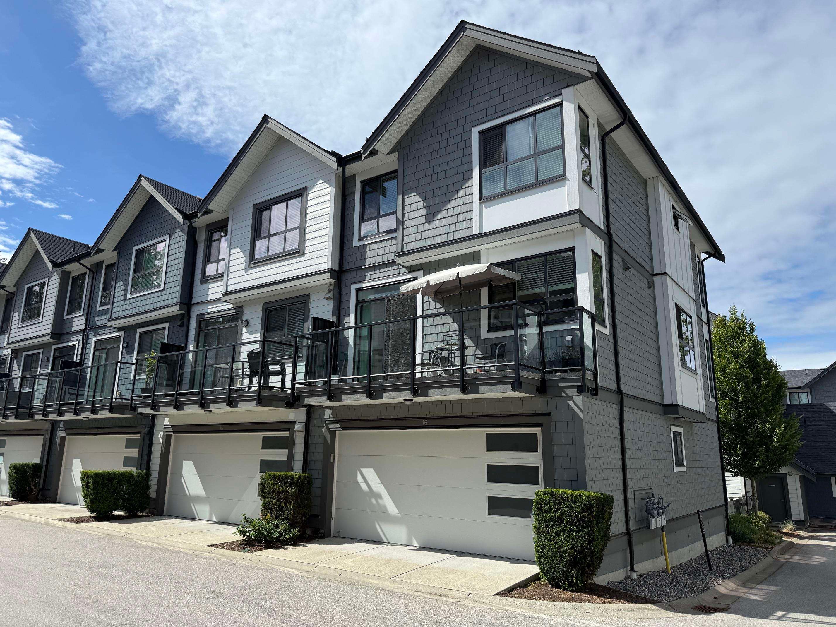 16-16760 25 Avenue, Surrey, BC
