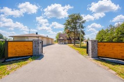 2565 216 Street Langley, BC V2Z 1P4