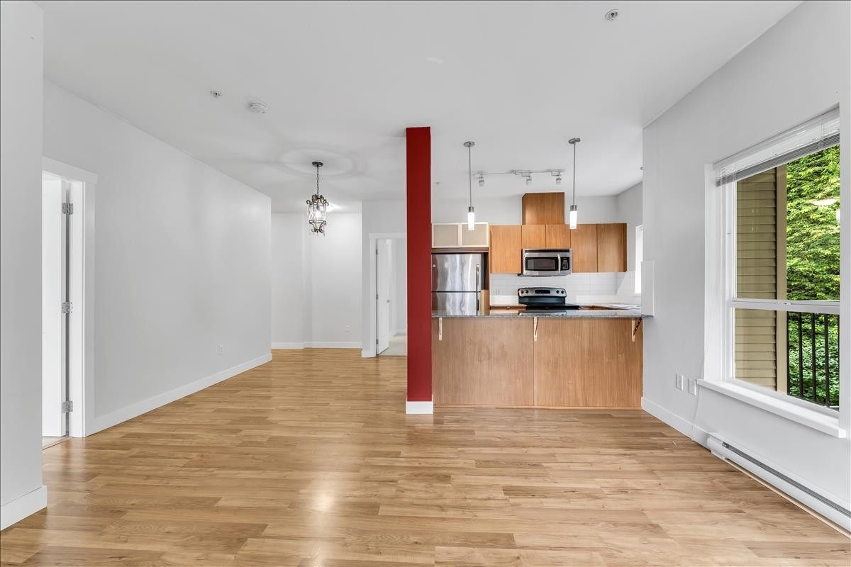 215-9655 King George Boulevard, Surrey, BC