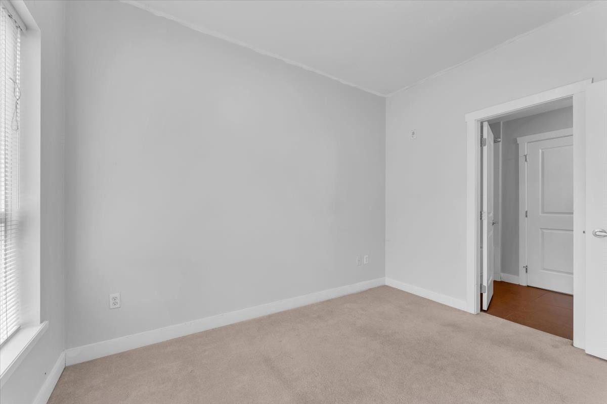 215-9655 King George Boulevard, Surrey, BC