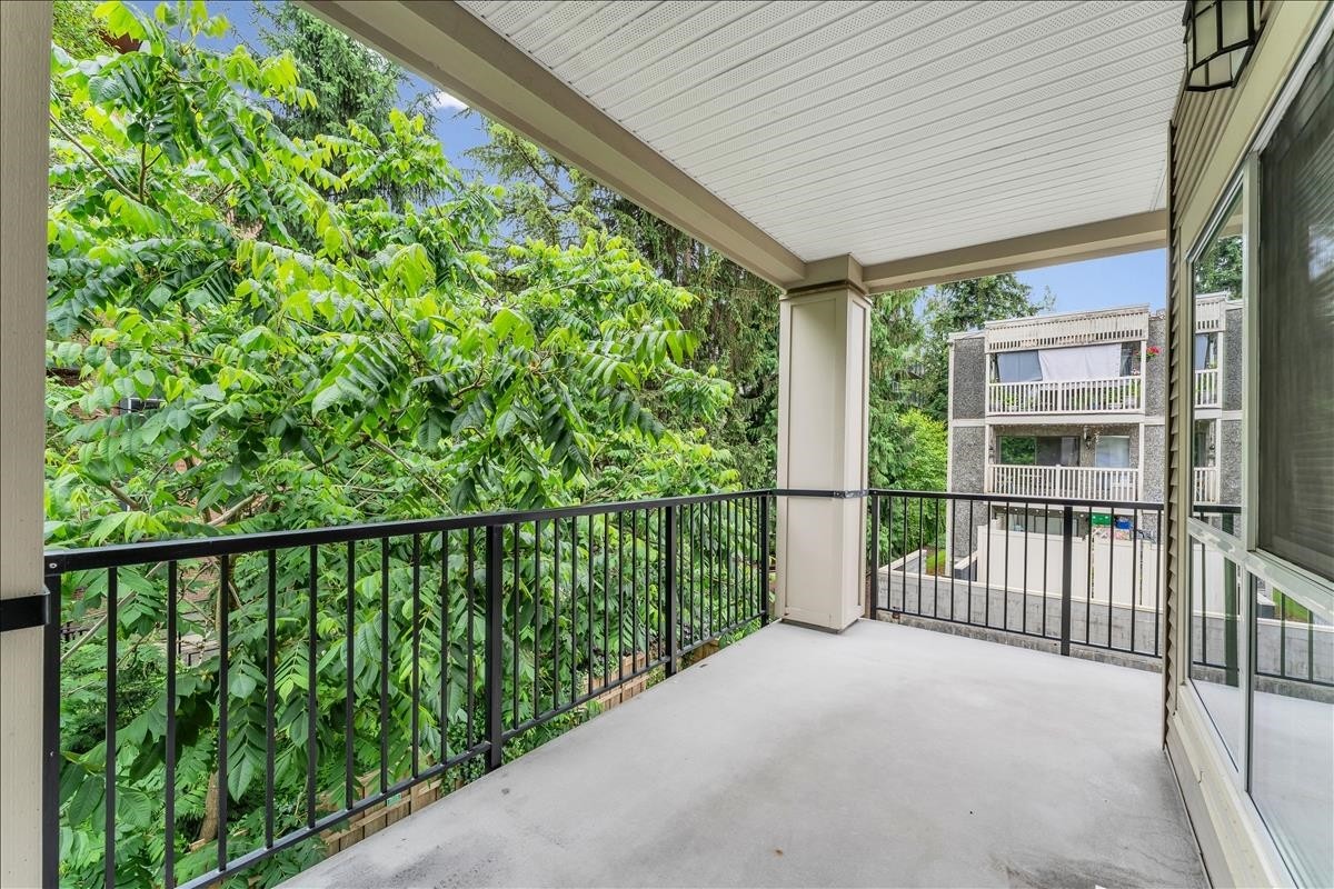 215-9655 King George Boulevard, Surrey, BC