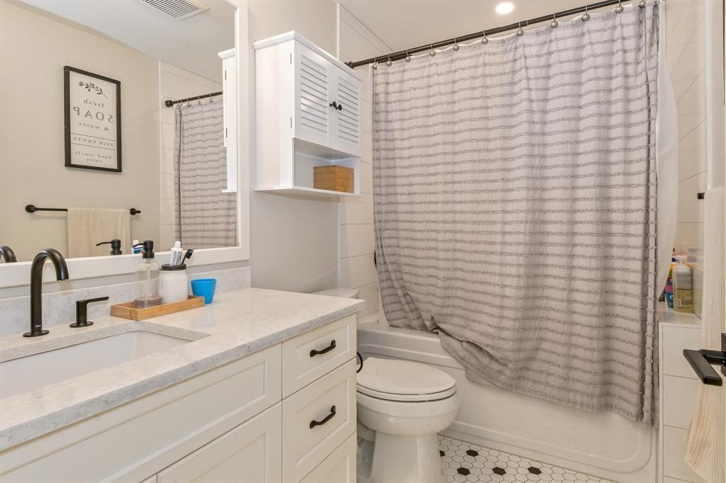4745 204A Street, Langley, BC