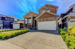6629 127a Street Surrey, BC V3W 1M7