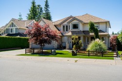 933 164 Street Surrey, BC V4A 4Y4