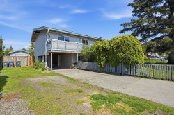 17569 60 Avenue Surrey, BC V3S 1T9