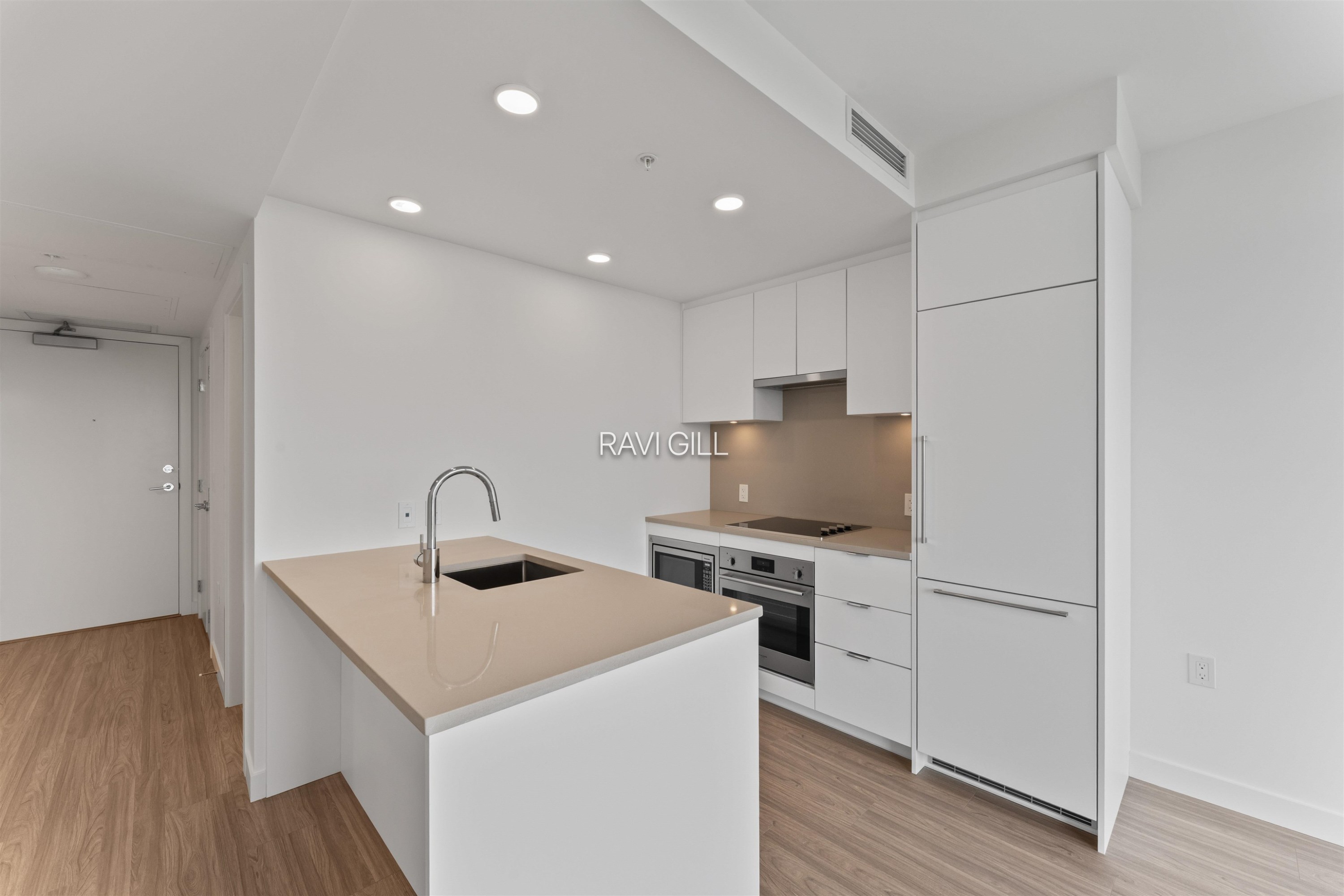 1003-13675 107A Avenue, Surrey, BC