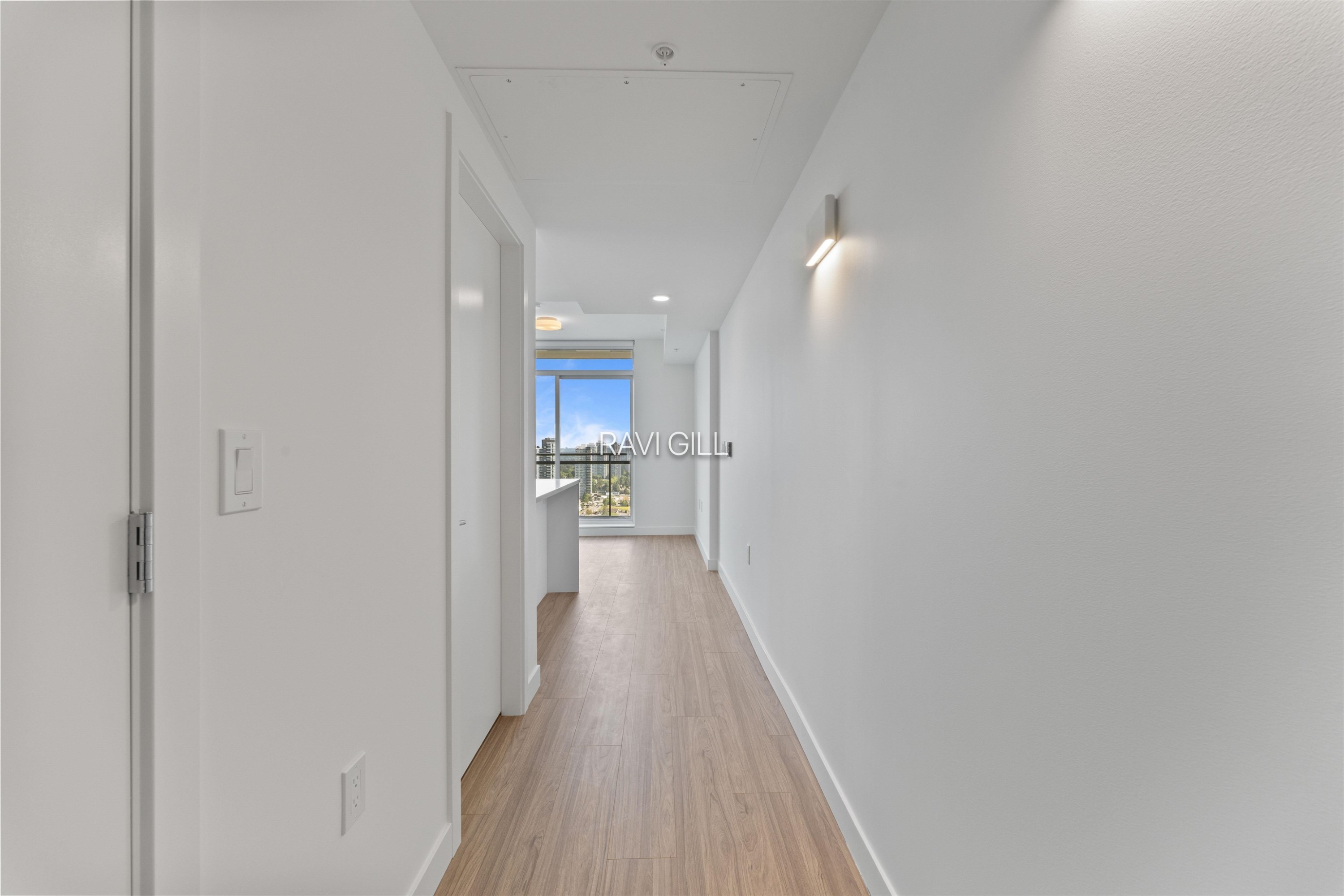 1003-13675 107A Avenue, Surrey, BC