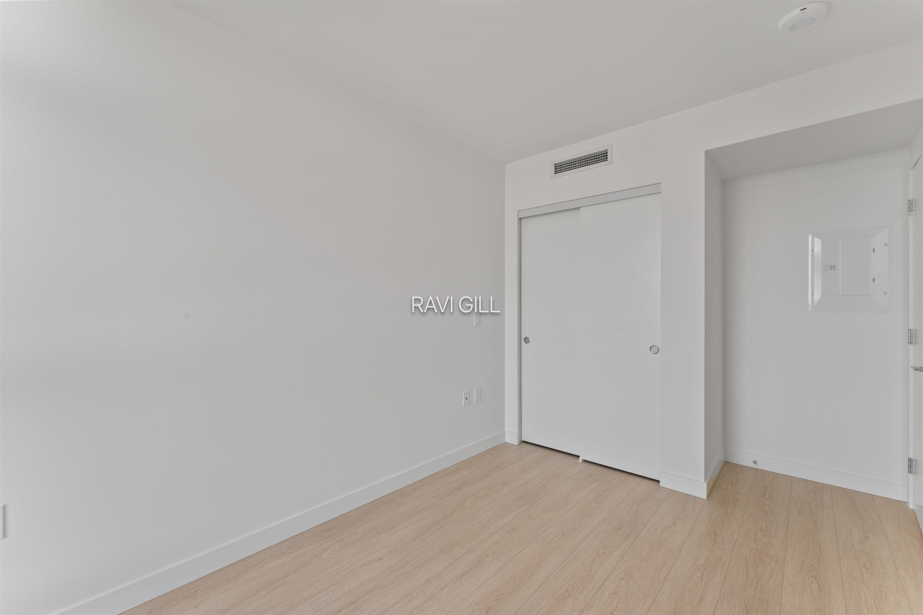 512-13675 107A Avenue, Surrey, BC