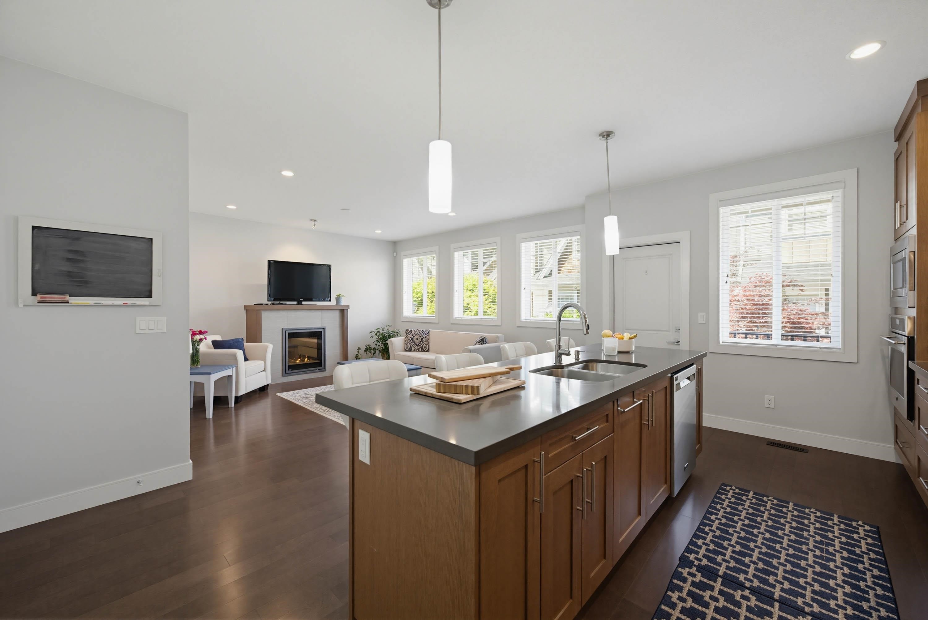50-15988 32 Avenue, Surrey, BC