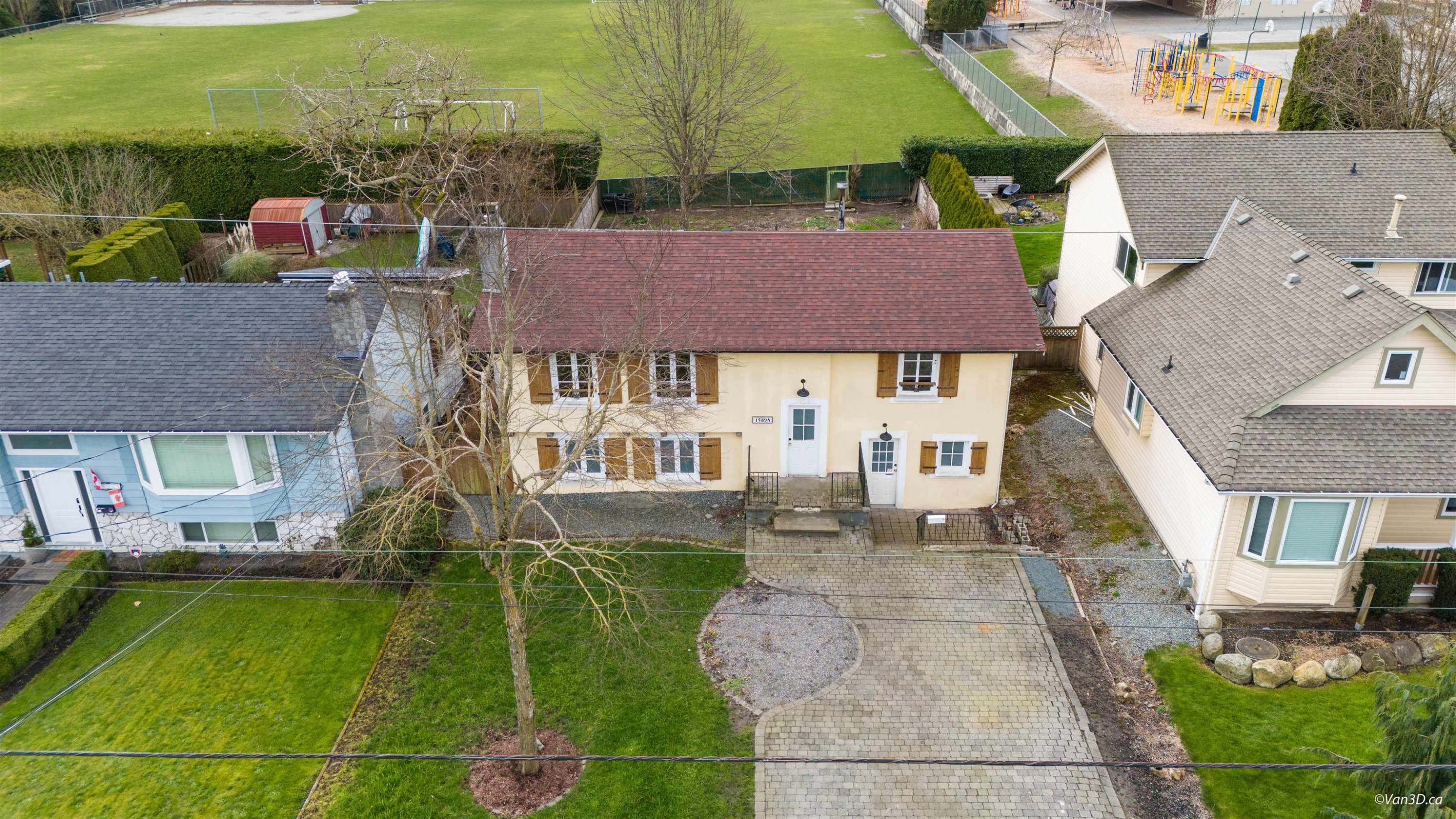 15894 Thrift Avenue, White Rock, BC - Outdoor