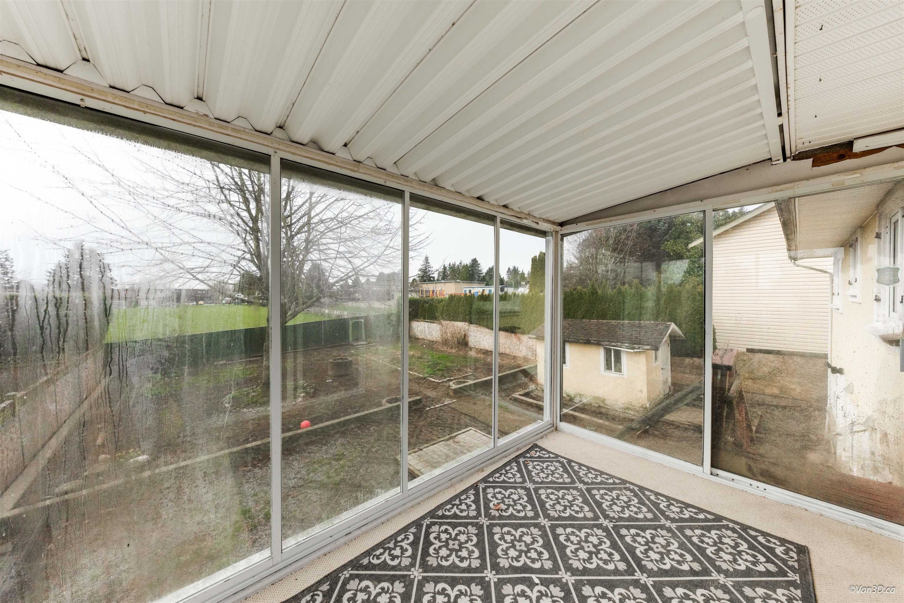 15894 Thrift Avenue, White Rock, BC - With Exterior