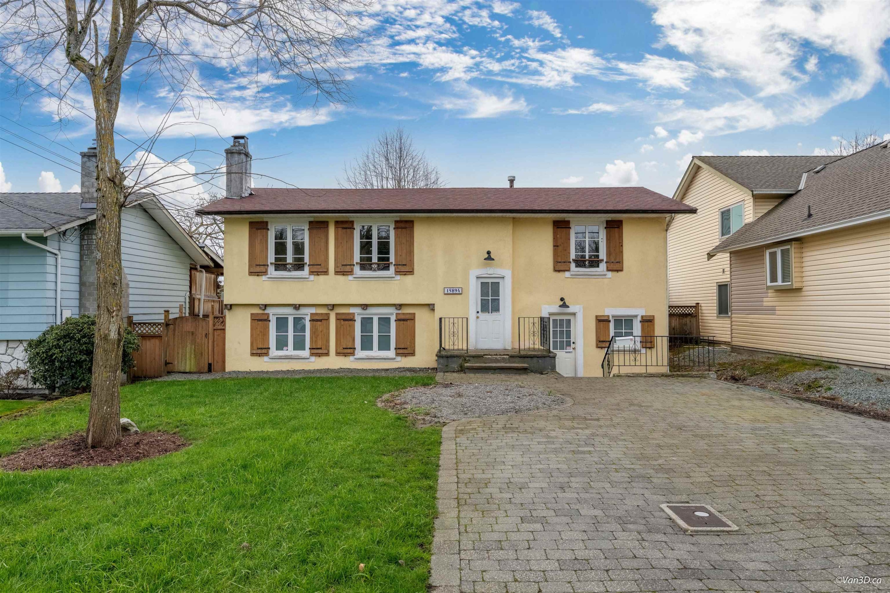 15894 Thrift Avenue, White Rock, BC - Outdoor