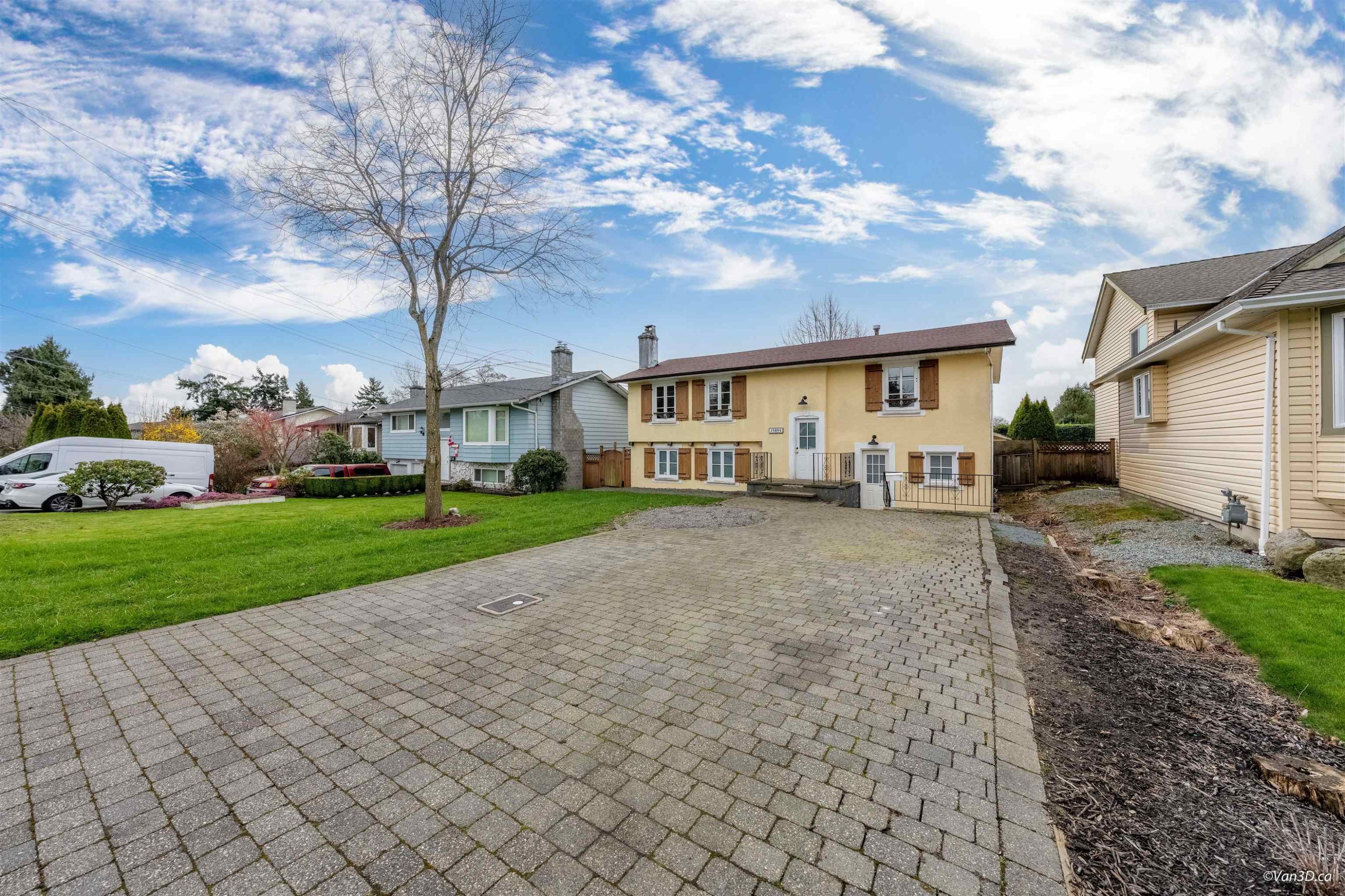 15894 Thrift Avenue, White Rock, BC - Outdoor