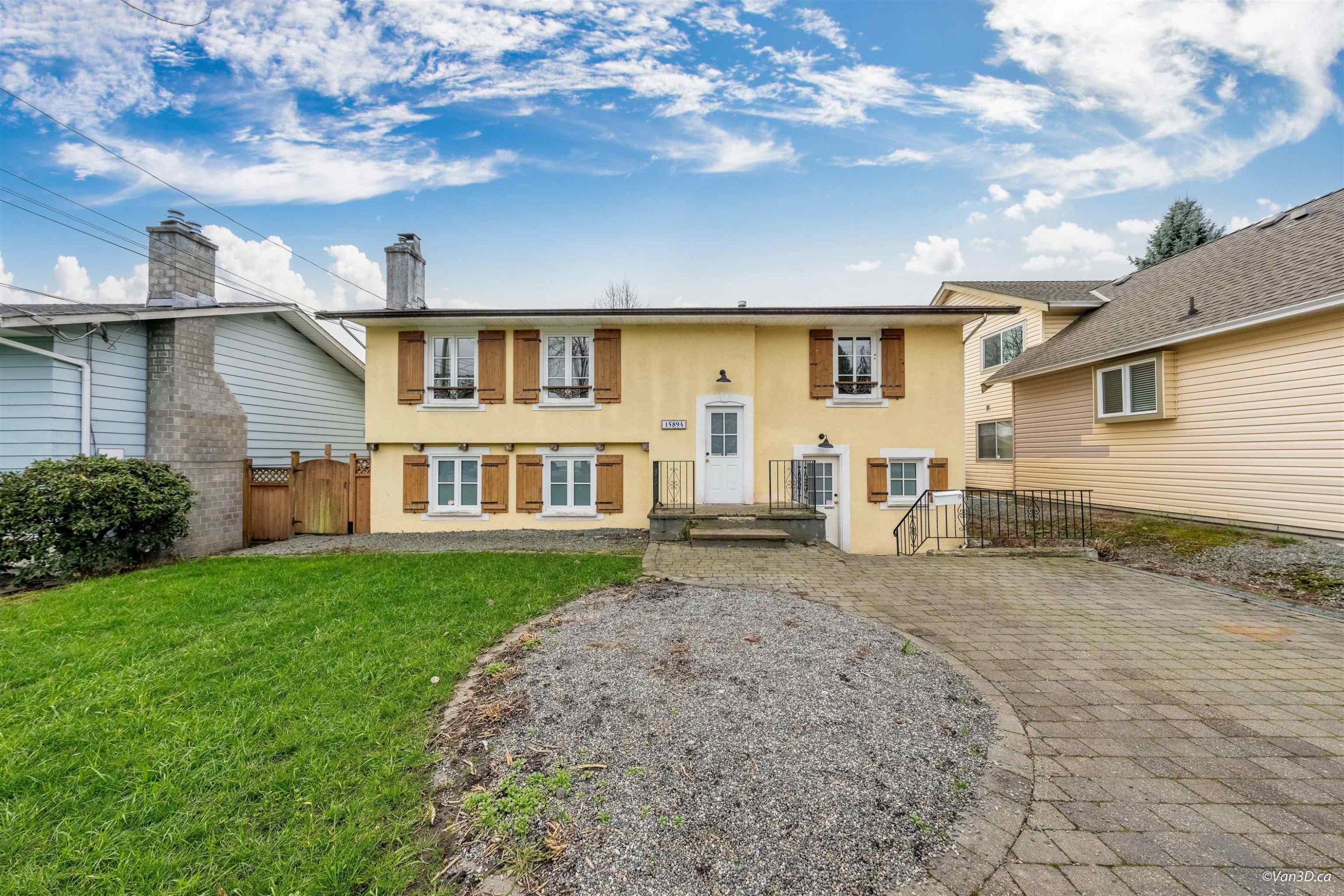 15894 Thrift Avenue, White Rock, BC - Outdoor