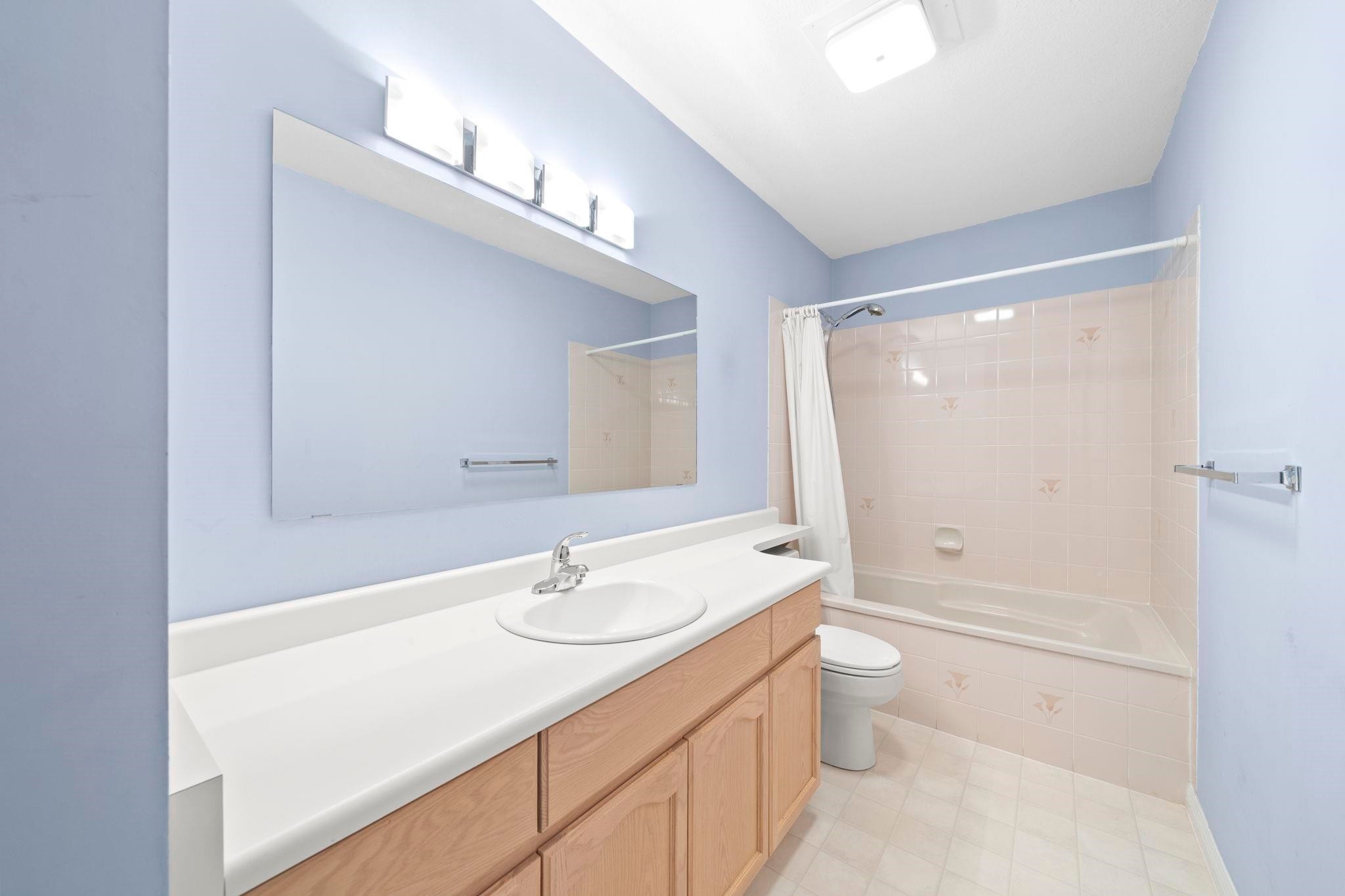 301-19645 64 Avenue, Langley, BC