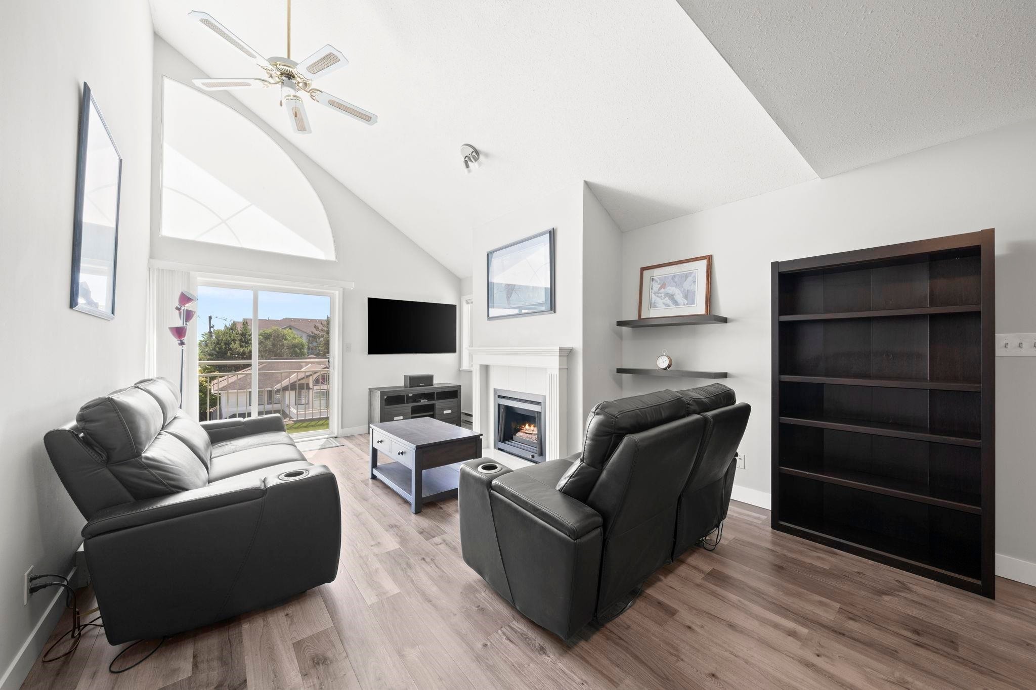 301-19645 64 Avenue, Langley, BC