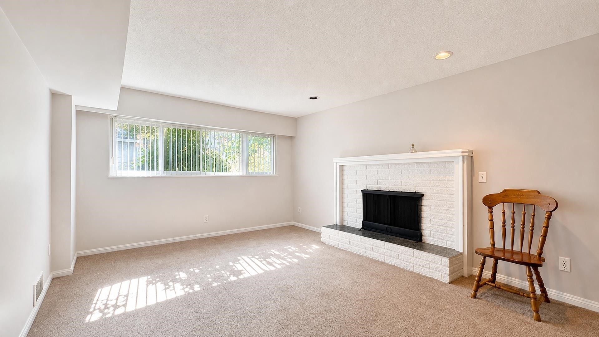 11010 Partridge Crescent, Surrey, BC - Indoor Photo Showing Other Room With Fireplace