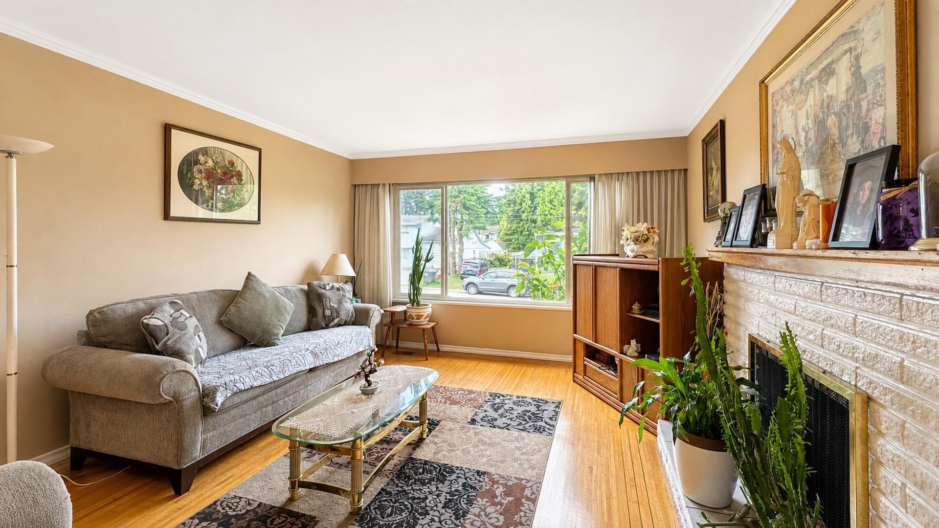 11010 Partridge Crescent, Surrey, BC - Indoor Photo Showing Living Room