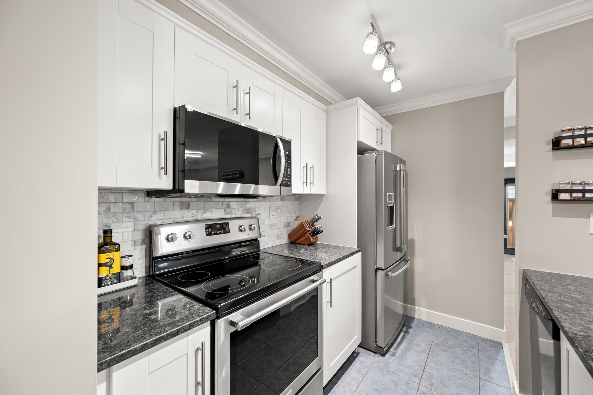 111-19340 65 Avenue, Surrey, BC