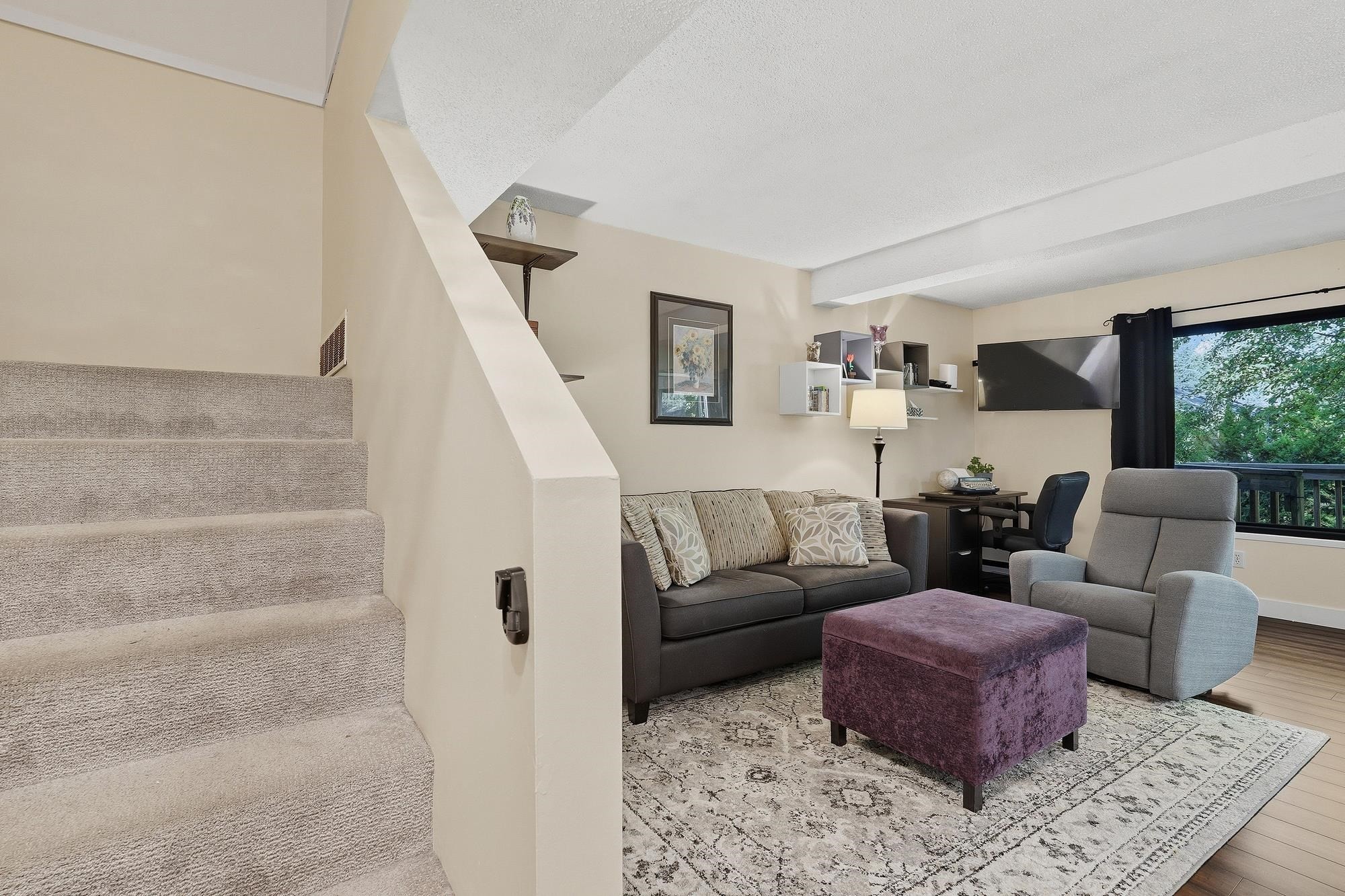 15878 Mcbeth Road, Surrey, BC - Indoor Photo Showing Living Room