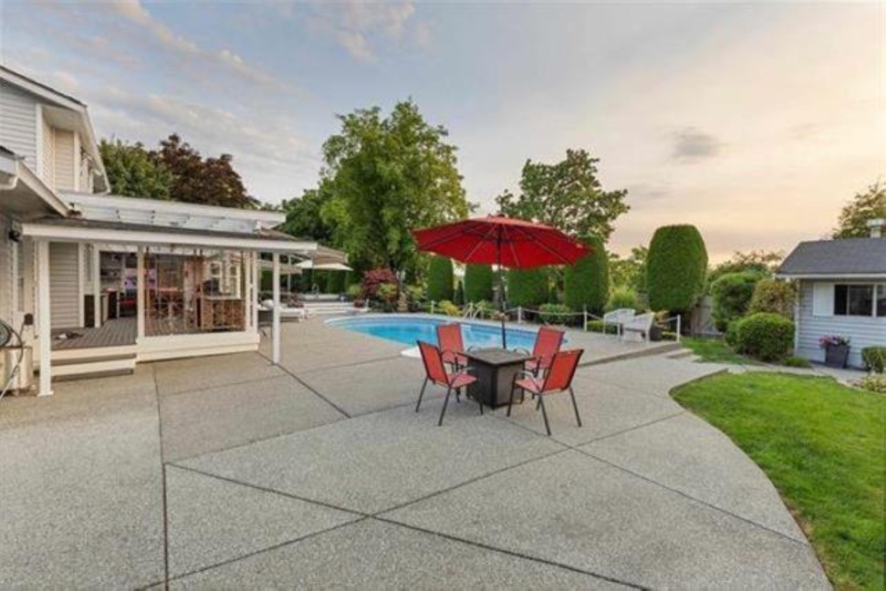 18244 54 Avenue, Surrey, BC