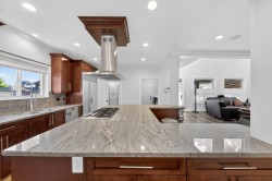 7257 197b Street Langley, BC V2Y 3H7