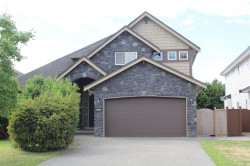 Upper Two Level-19670 71a Avenue Langley, BC V2Y 3A4