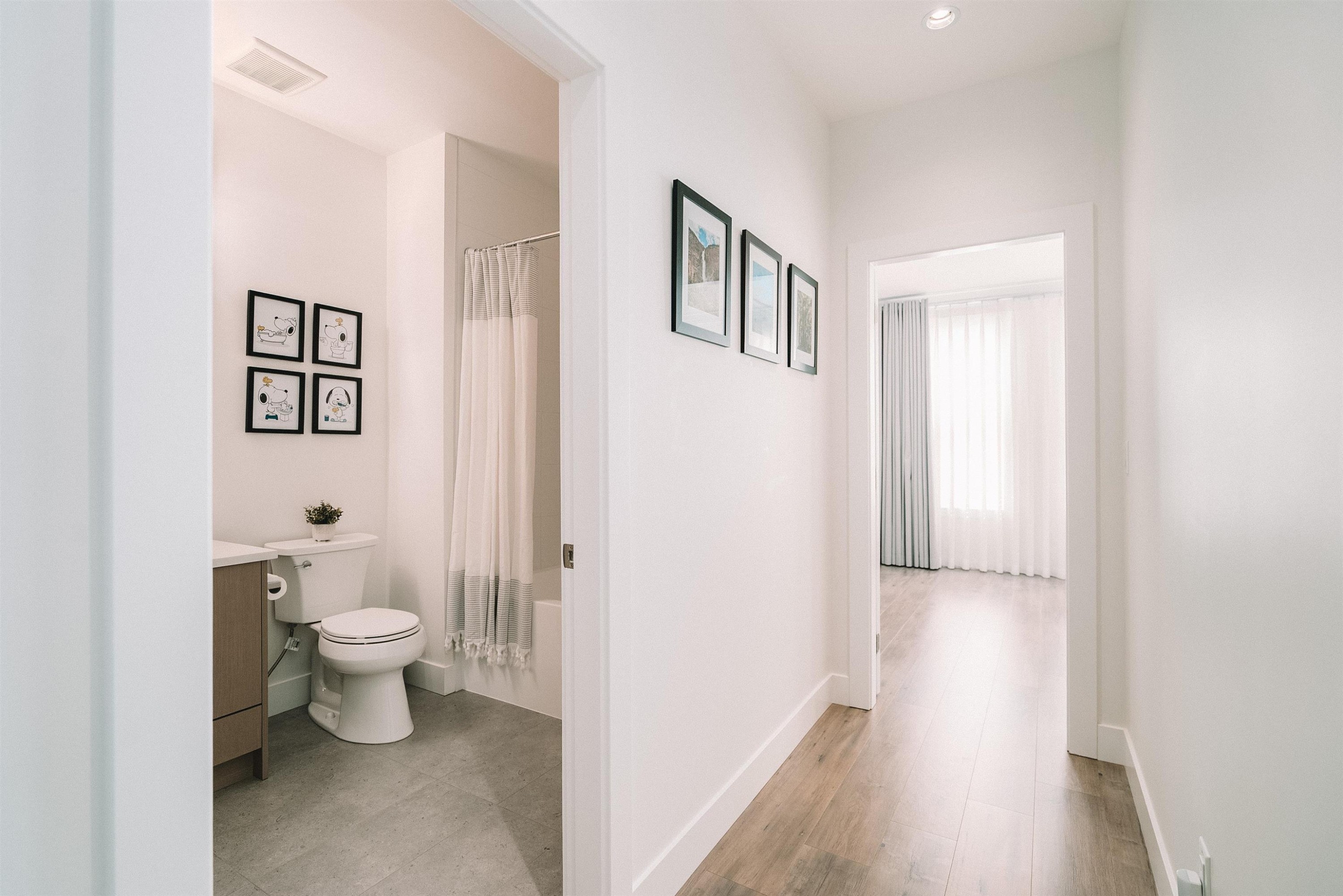 8133 202 Street, Langley, BC - Indoor Photo Showing Bathroom