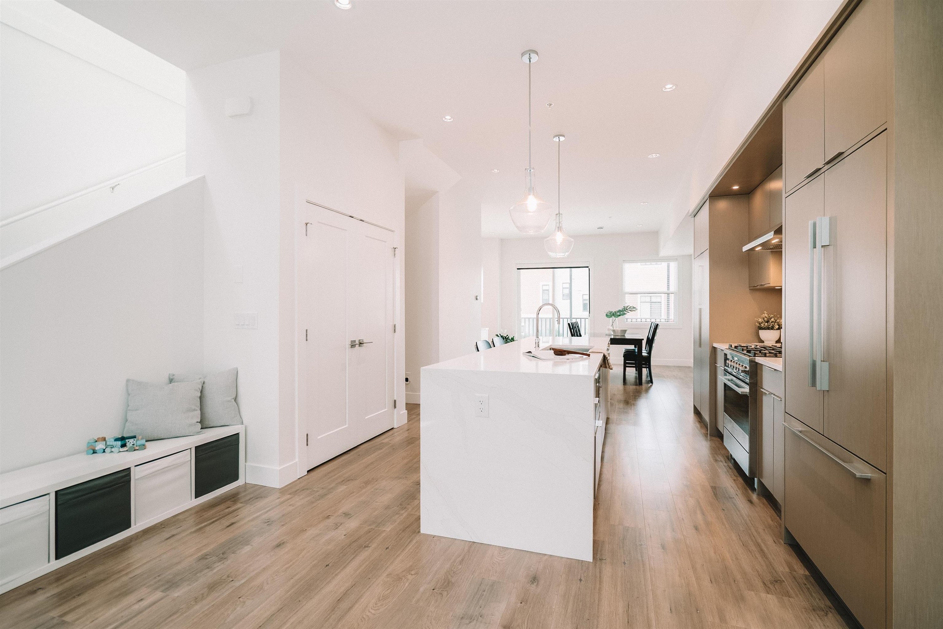 8133 202 Street, Langley, BC - Indoor Photo Showing Kitchen
