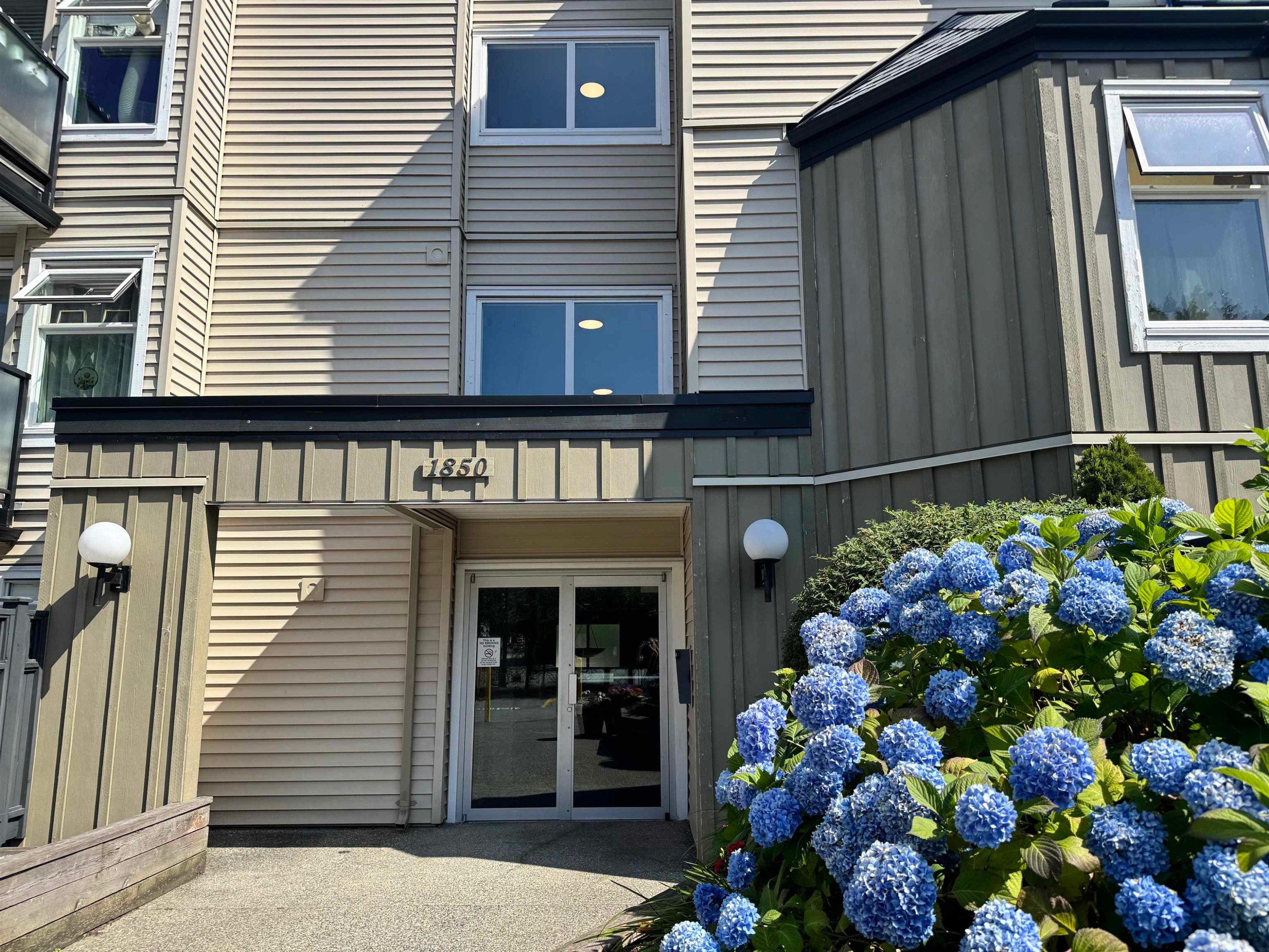 321-1850 Southmere Crescent E, Surrey, BC