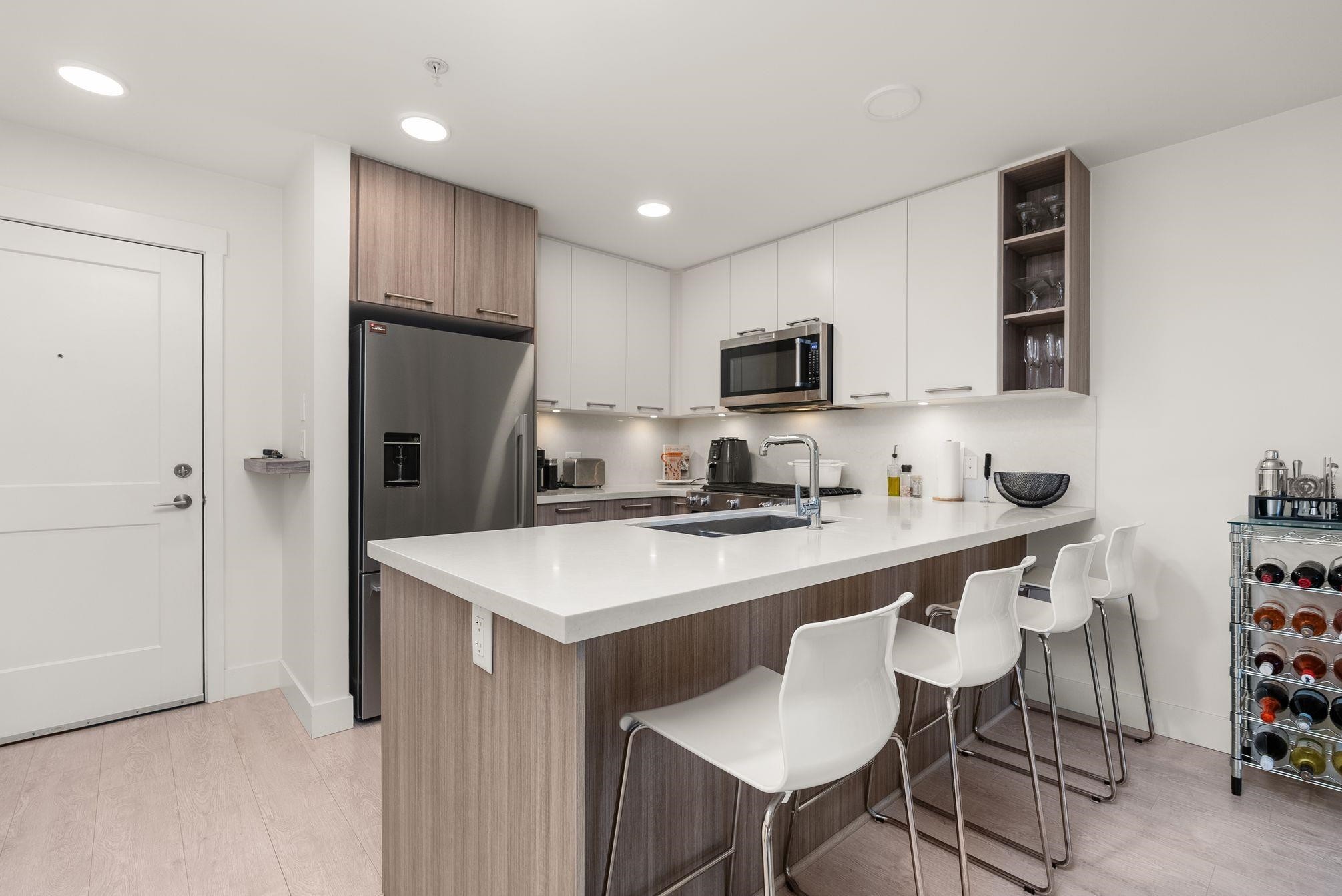 214-14022 North Bluff Road, White Rock, BC