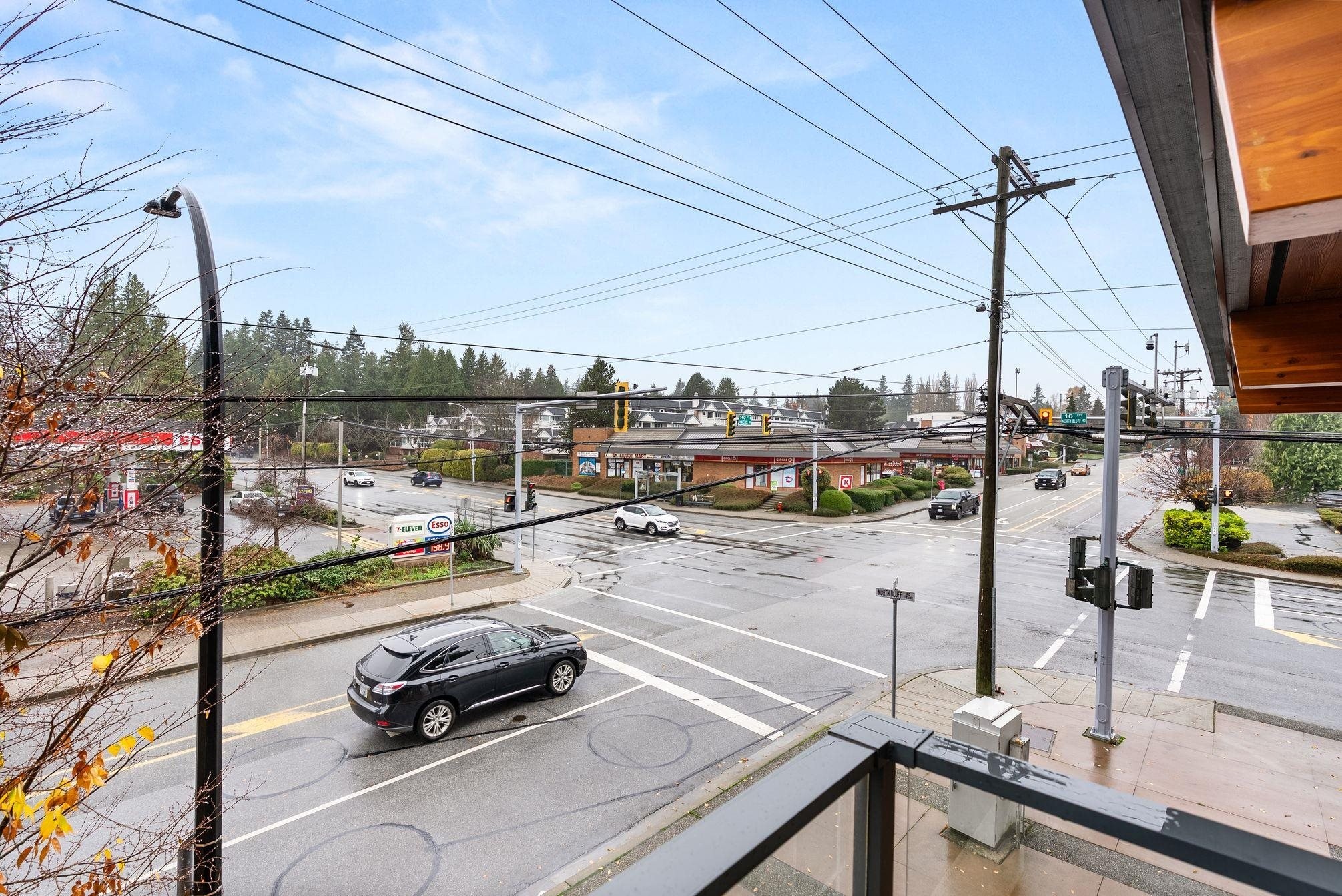 214-14022 North Bluff Road, White Rock, BC