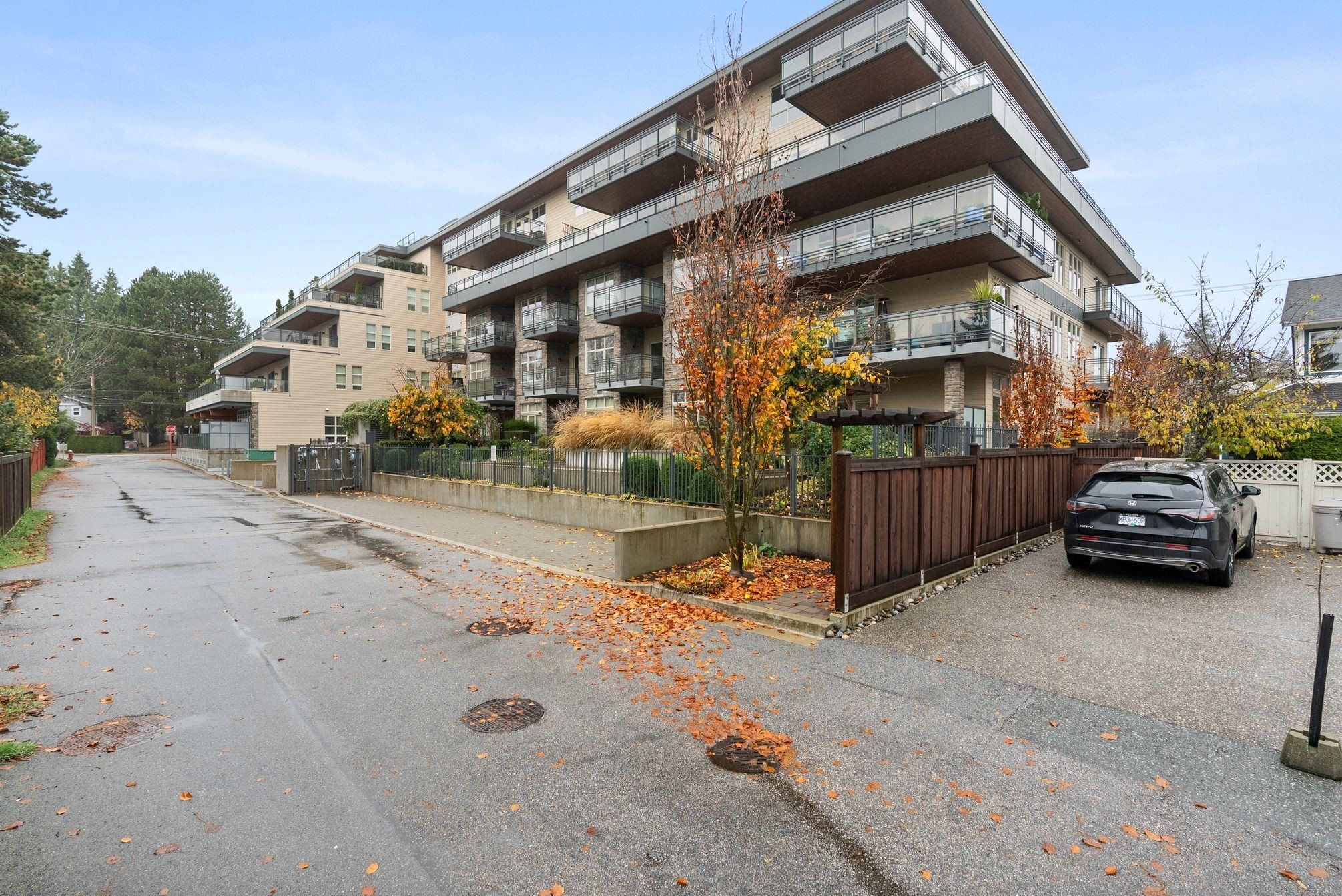 214-14022 North Bluff Road, White Rock, BC