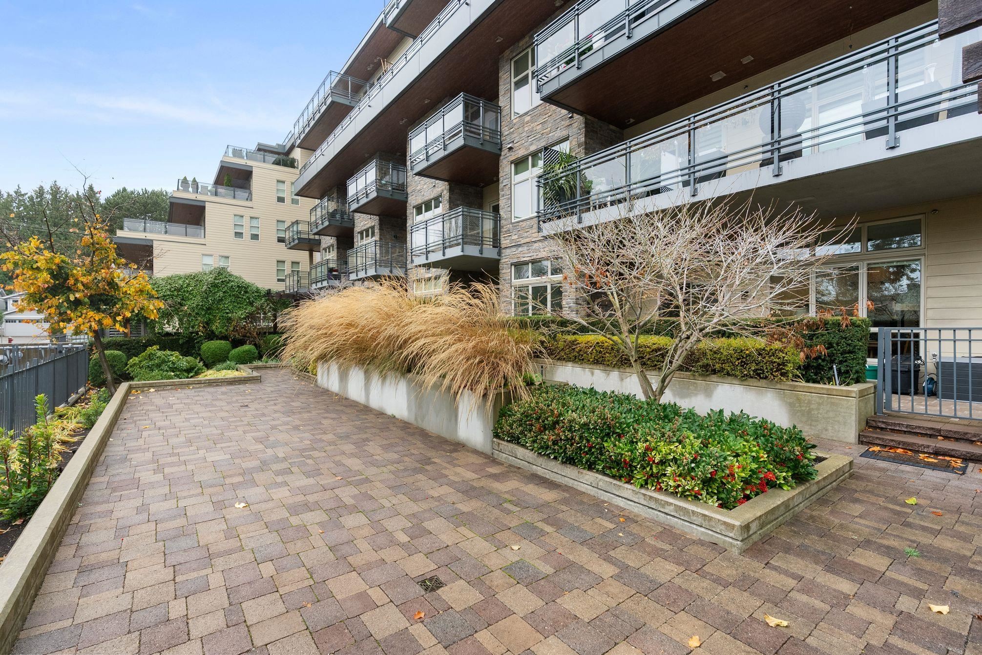 214-14022 North Bluff Road, White Rock, BC