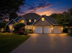 2543 138 Street Surrey, BC V4P 2M1