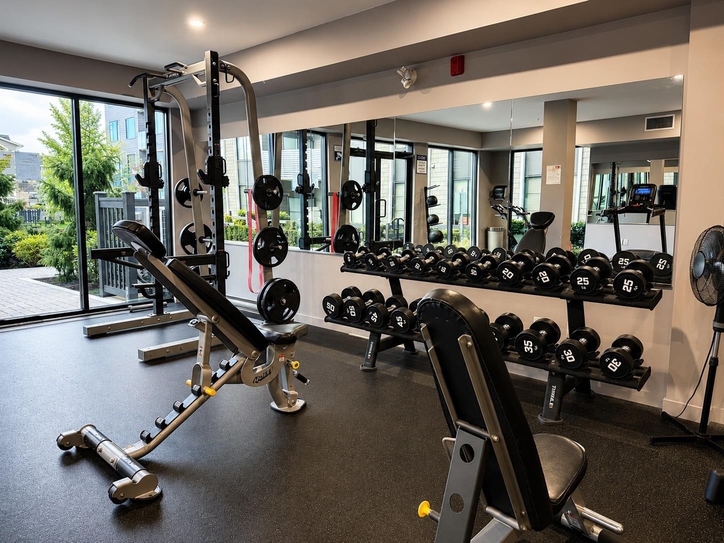 313-15858 Fraser Highway, Surrey, BC - Indoor Photo Showing Gym Room