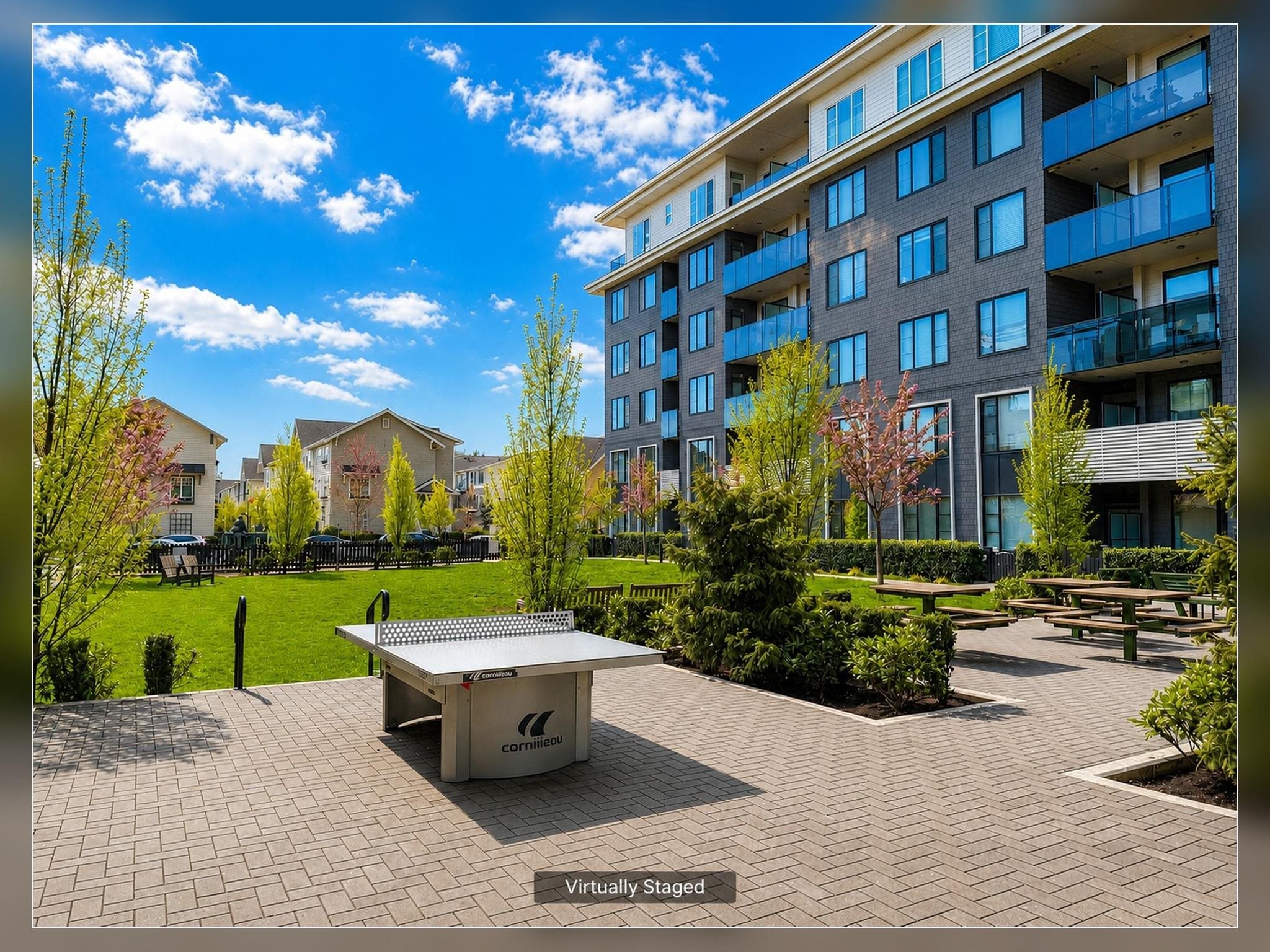 313-15858 Fraser Highway, Surrey, BC - Outdoor