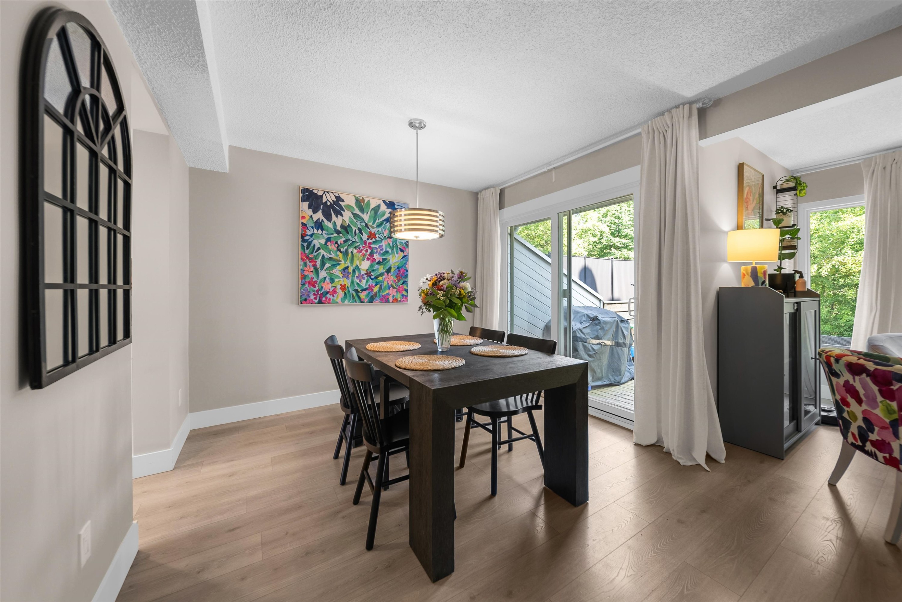 15879 Alder Place, Surrey, BC - Indoor Photo Showing Dining Room