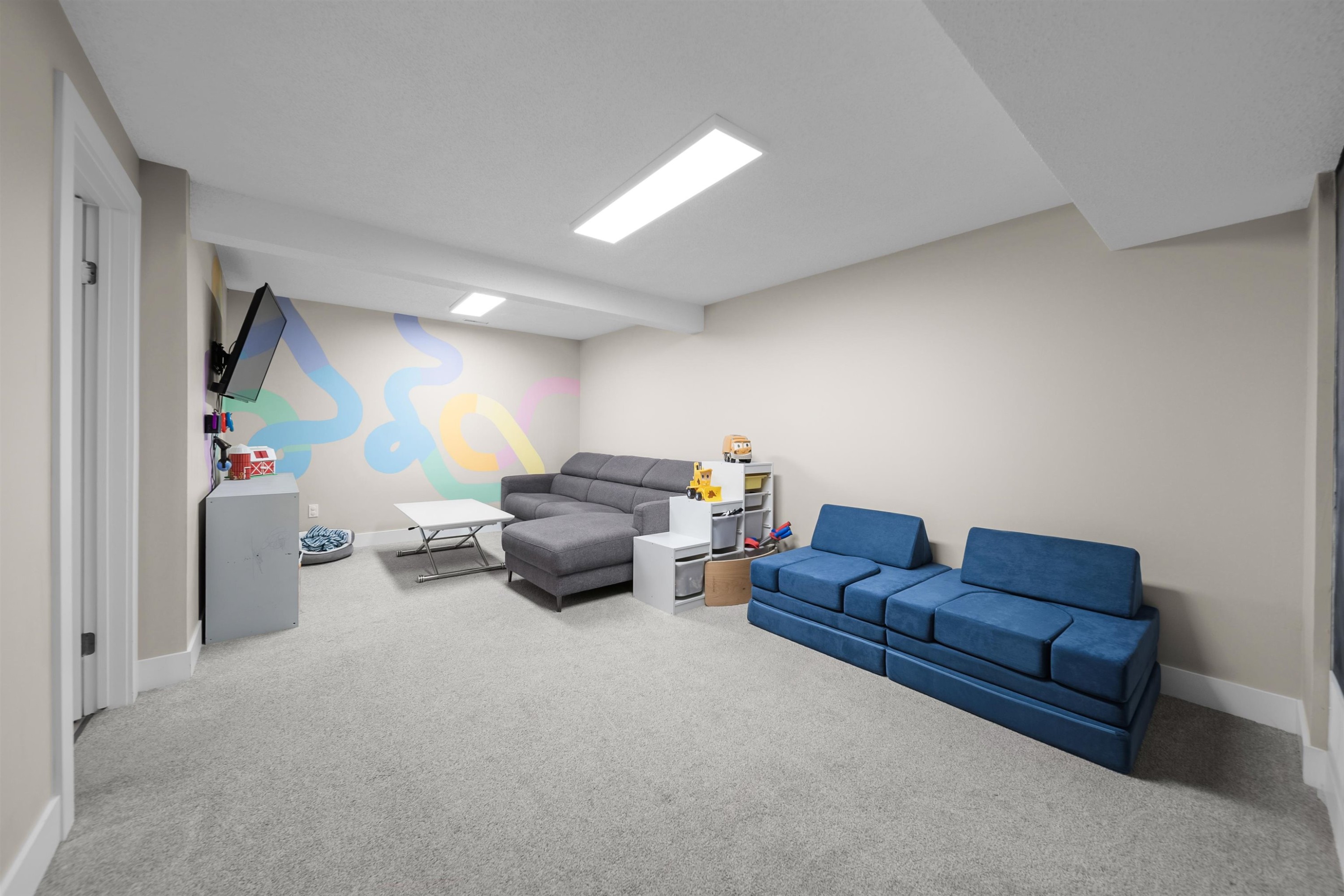 15879 Alder Place, Surrey, BC - Indoor Photo Showing Other Room