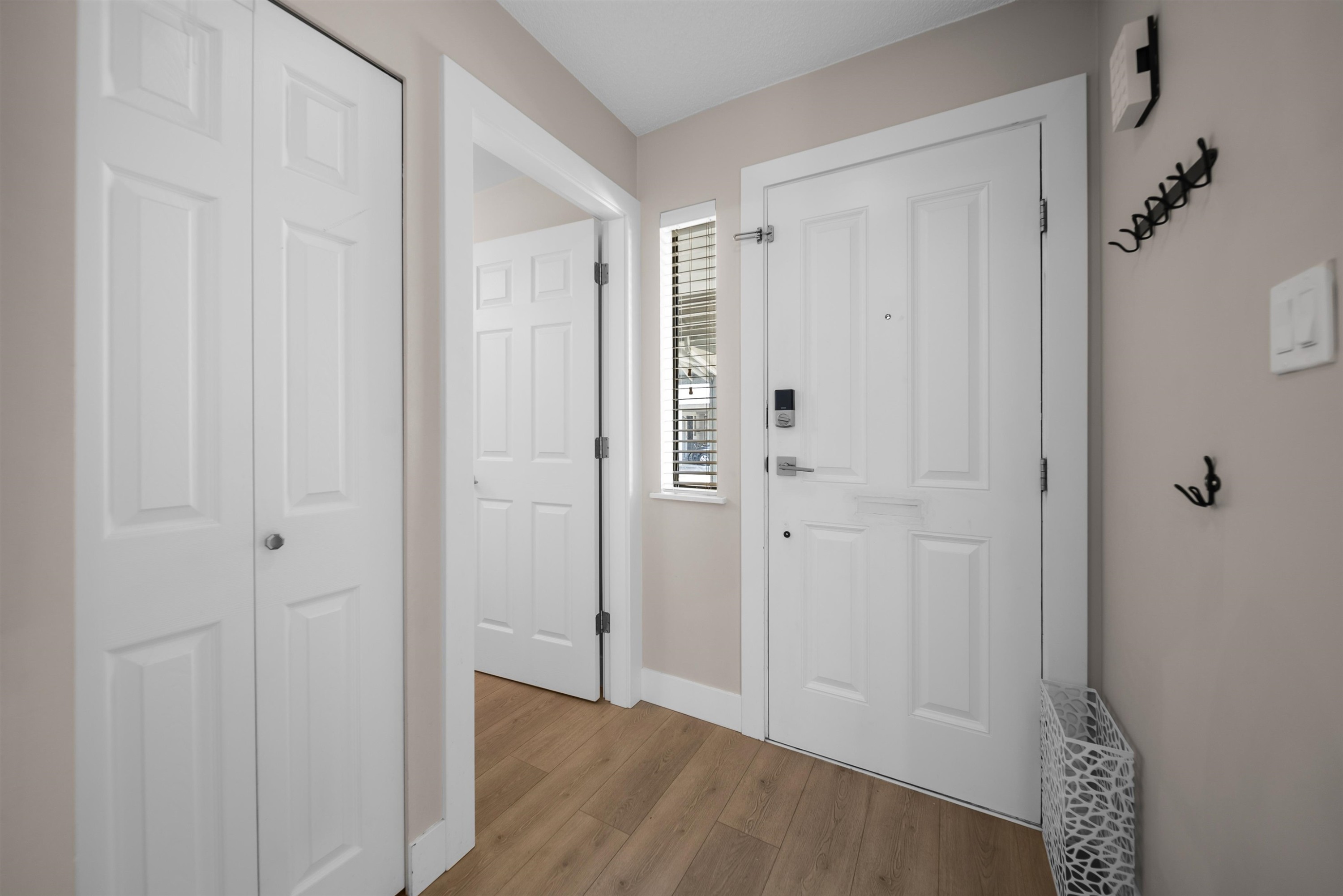 15879 Alder Place, Surrey, BC - Indoor Photo Showing Other Room