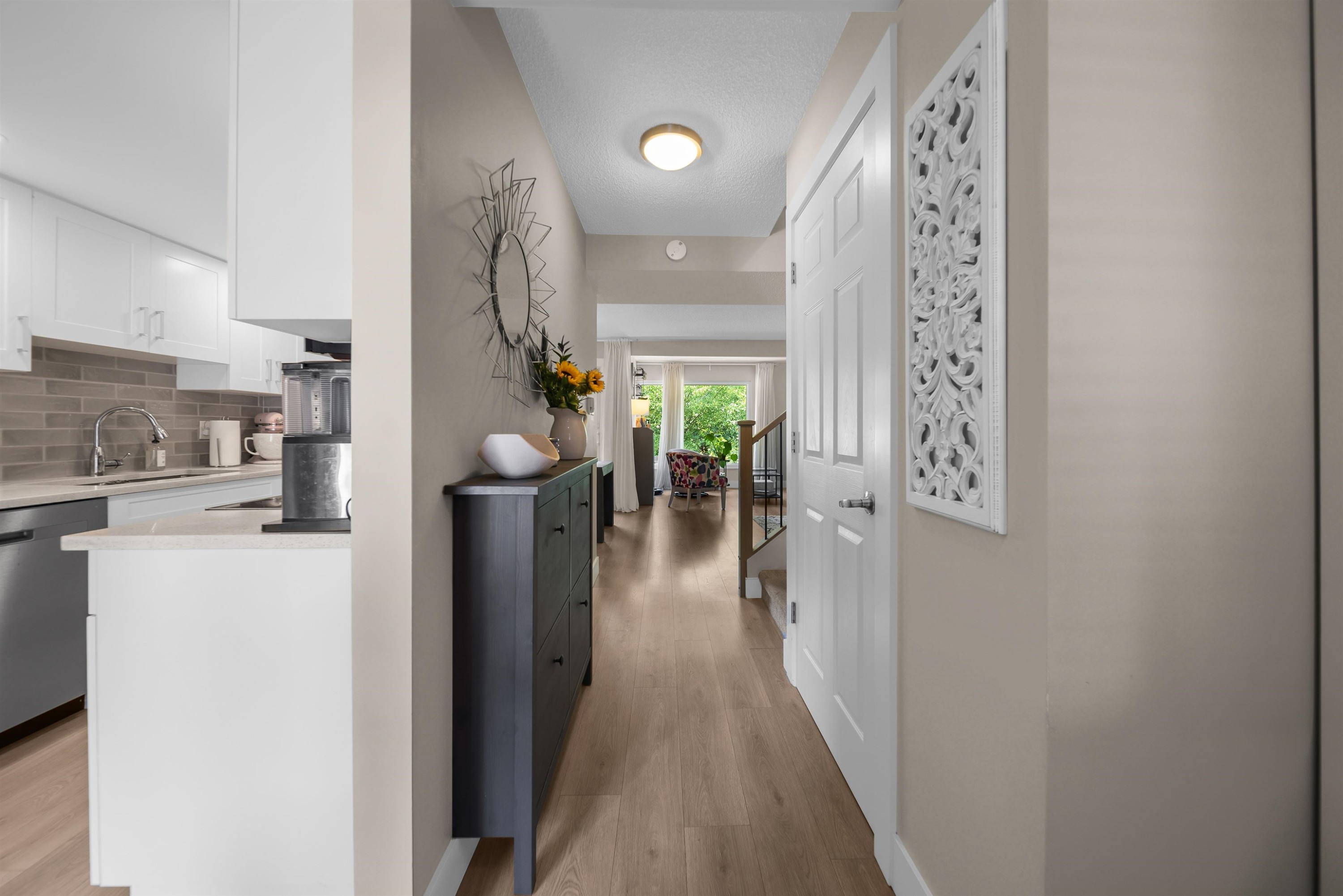 15879 Alder Place, Surrey, BC - Indoor Photo Showing Kitchen