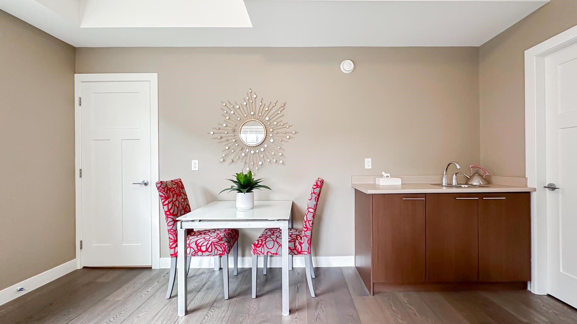 25-15977 26 Avenue, Surrey, BC - Indoor Photo Showing Dining Room