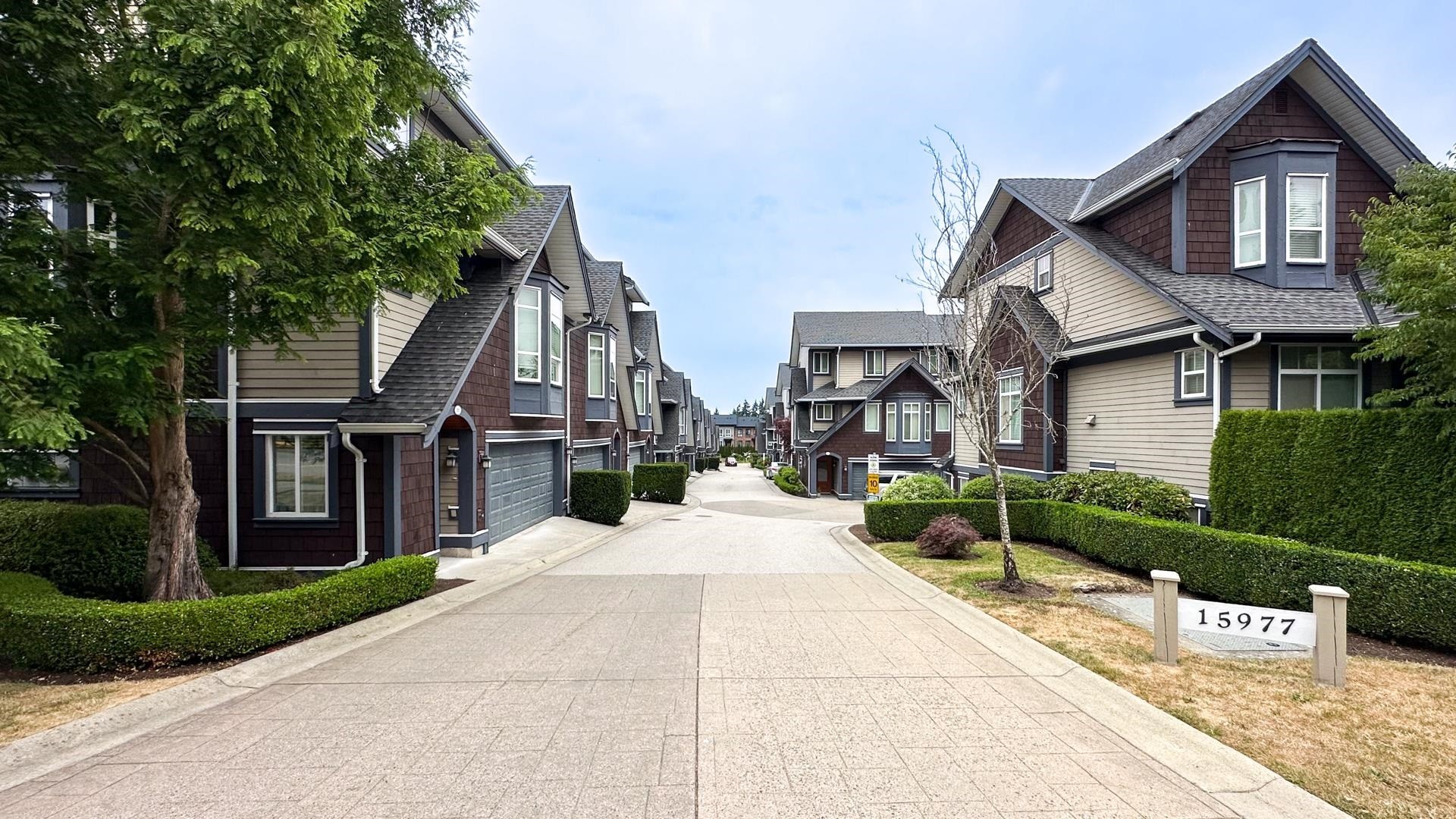 25-15977 26 Avenue, Surrey, BC - Outdoor With Facade