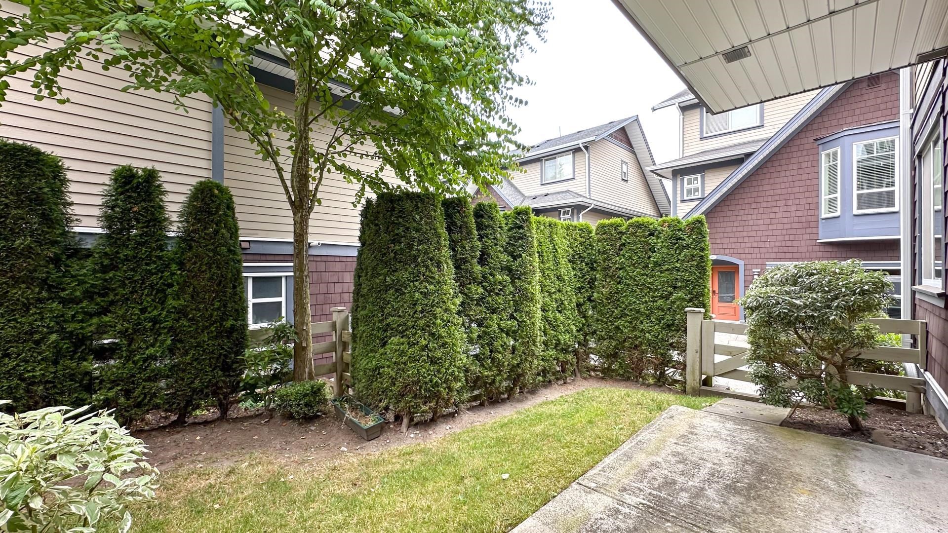 25-15977 26 Avenue, Surrey, BC - Outdoor