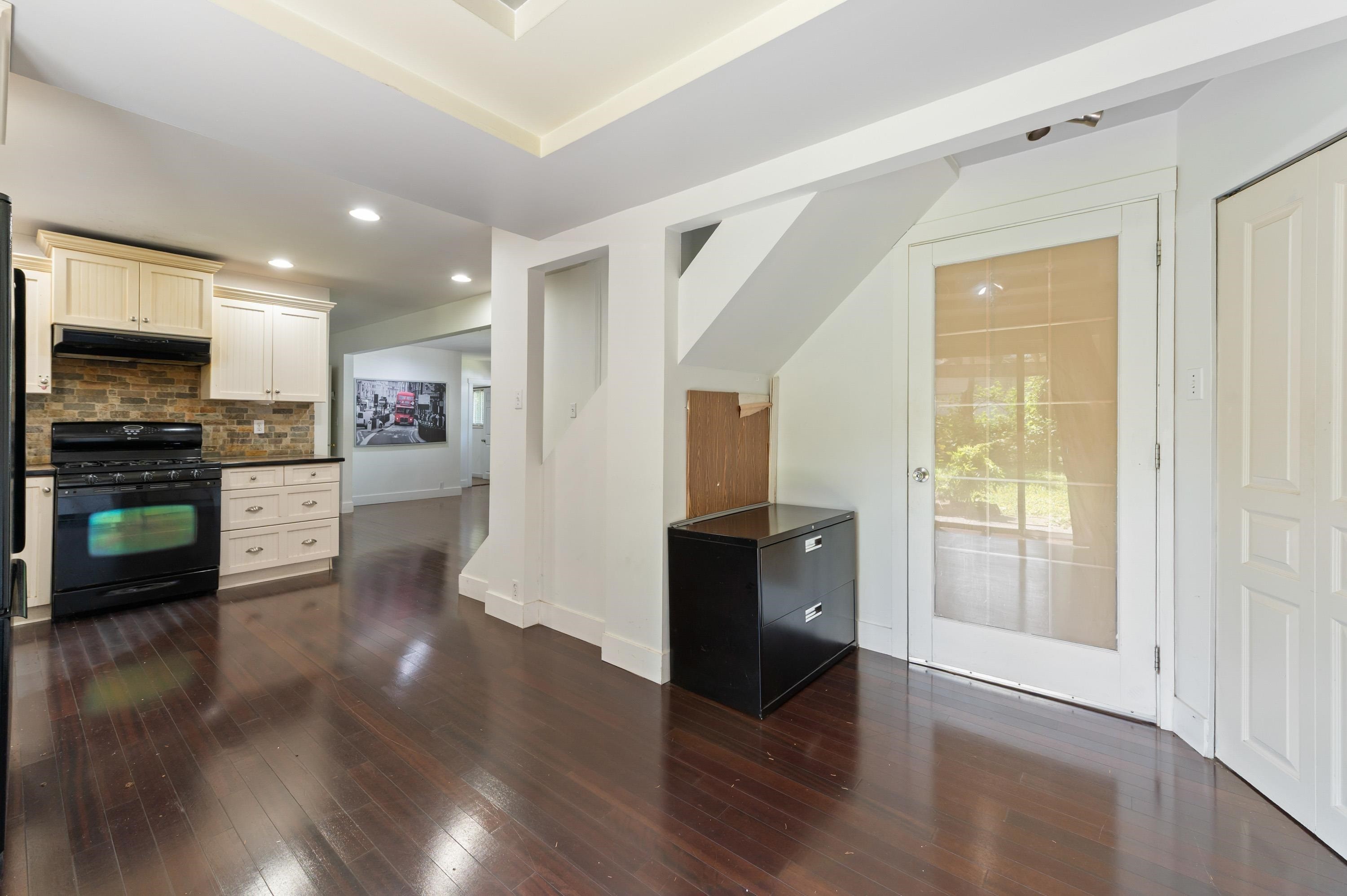 14770 60 Avenue, Surrey, BC - Indoor
