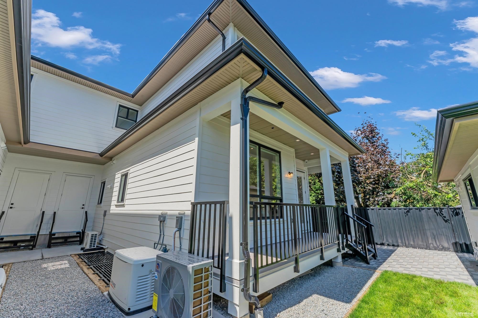 8219 111B Street, Delta, BC - Outdoor With Exterior