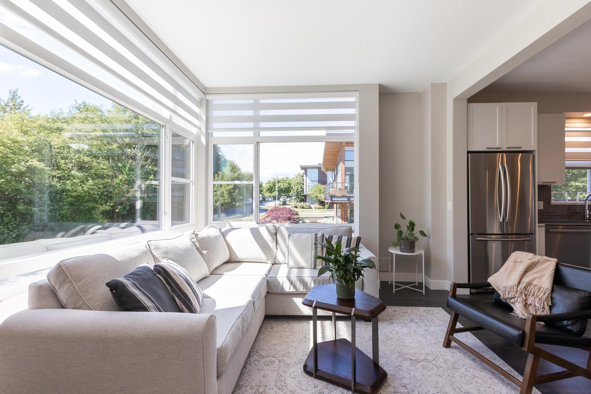 111-2228 162 Street, Surrey, BC - Indoor Photo Showing Living Room